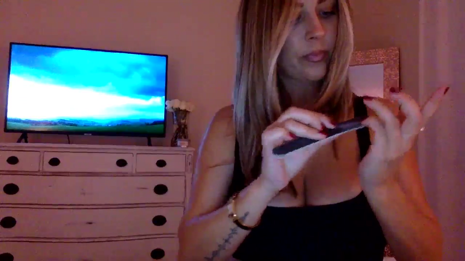 Gallery image thumbnail from DaniSendLuv's myfreecams stream on, 10/04/2024, 01:09 image 6 of 20