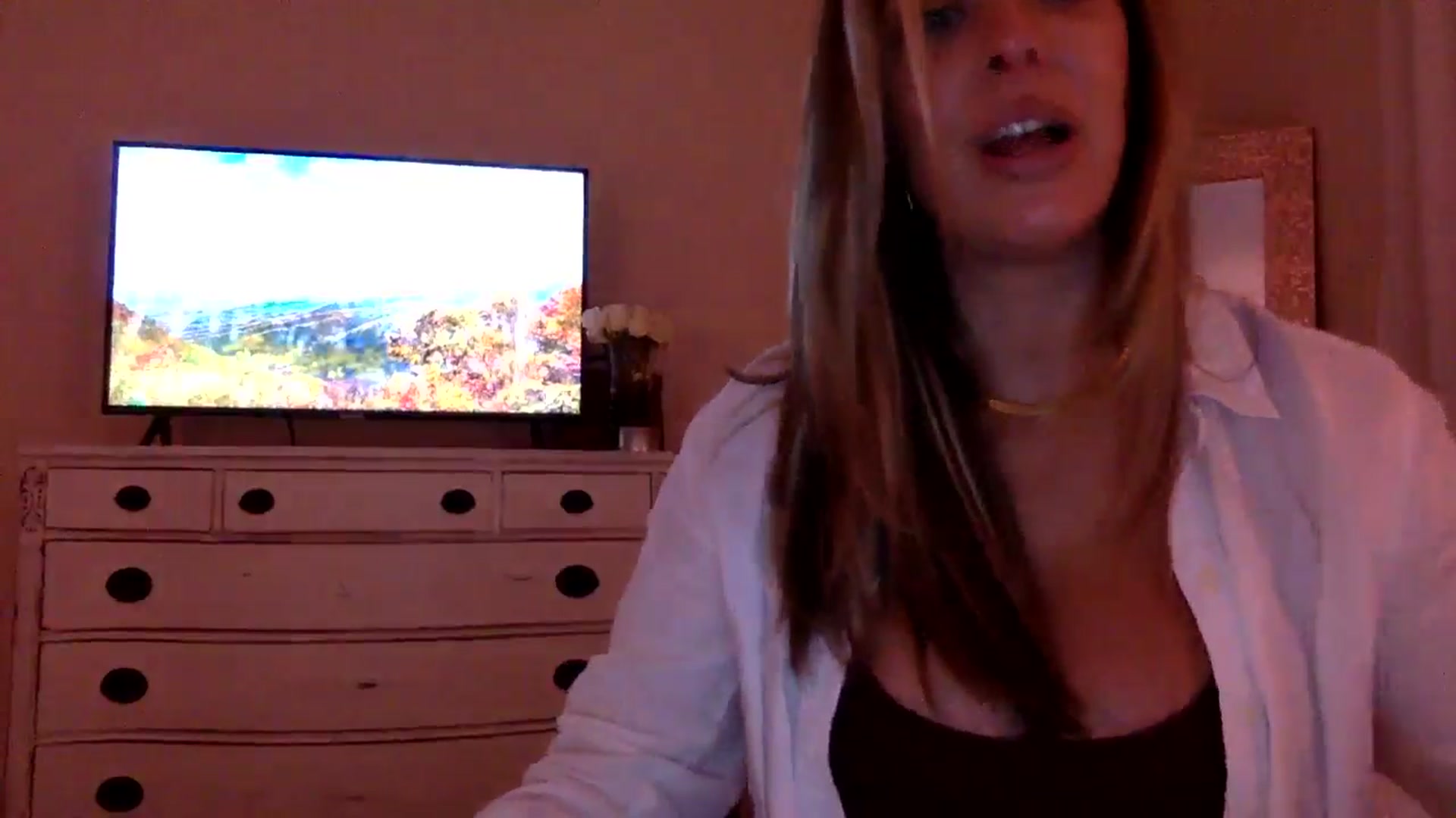 Gallery image thumbnail from DaniSendLuv's myfreecams stream on, 10/08/2024, 24:53 image 18 of 20