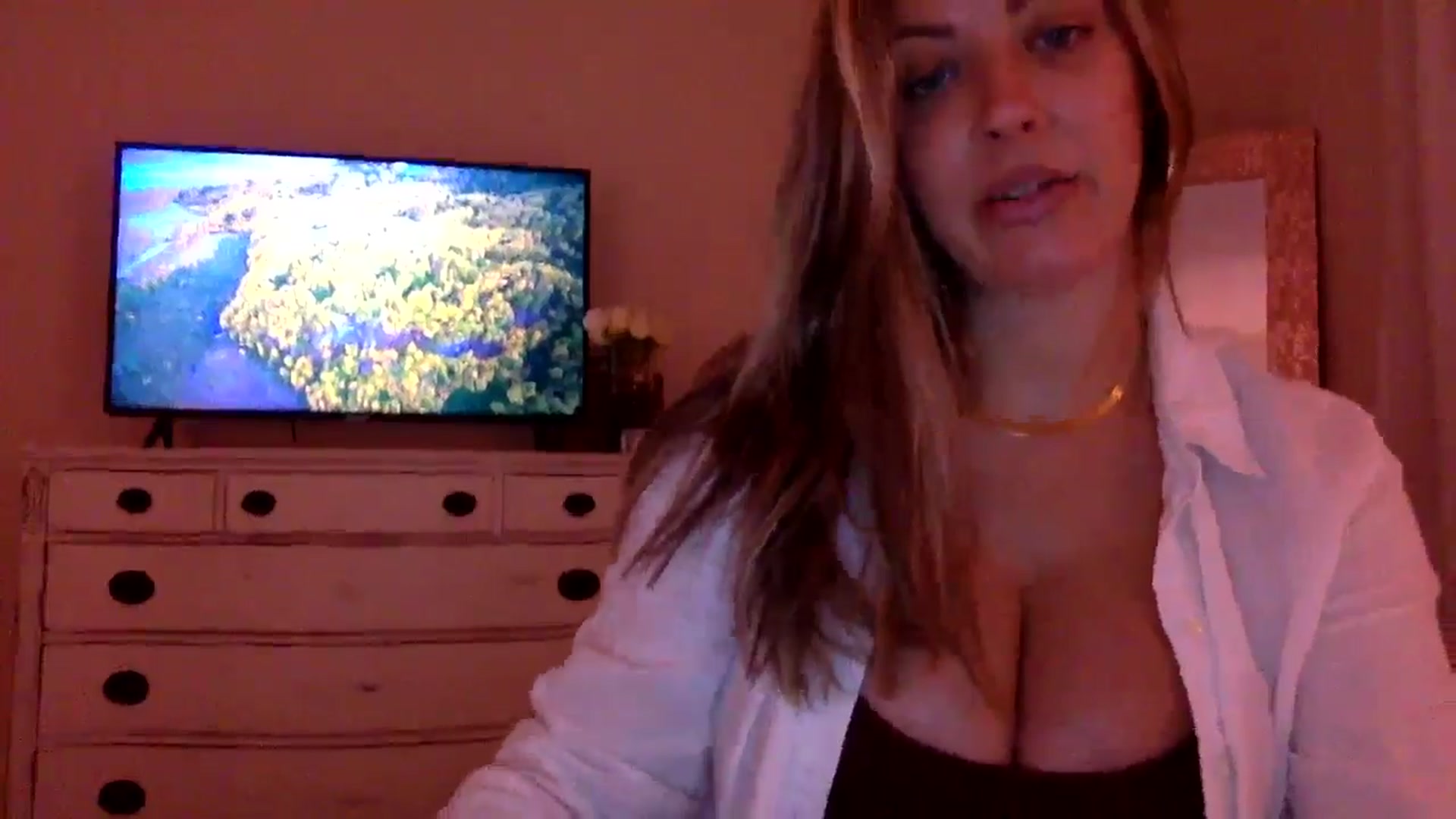 Gallery image thumbnail from DaniSendLuv's myfreecams stream on, 10/08/2024, 24:53 image 15 of 20