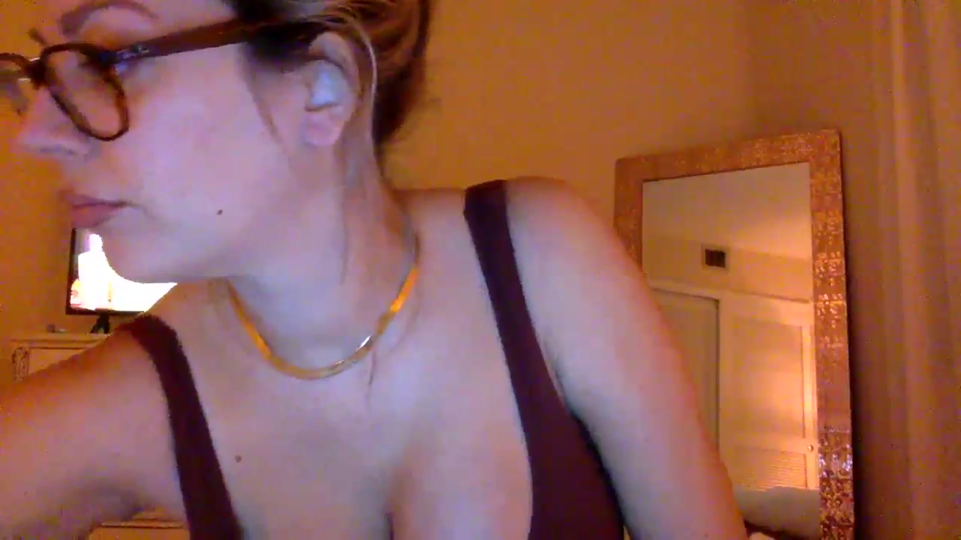 Gallery image thumbnail from DaniSendLuv's myfreecams stream on, 10/15/2024, 24:05 image 15 of 20