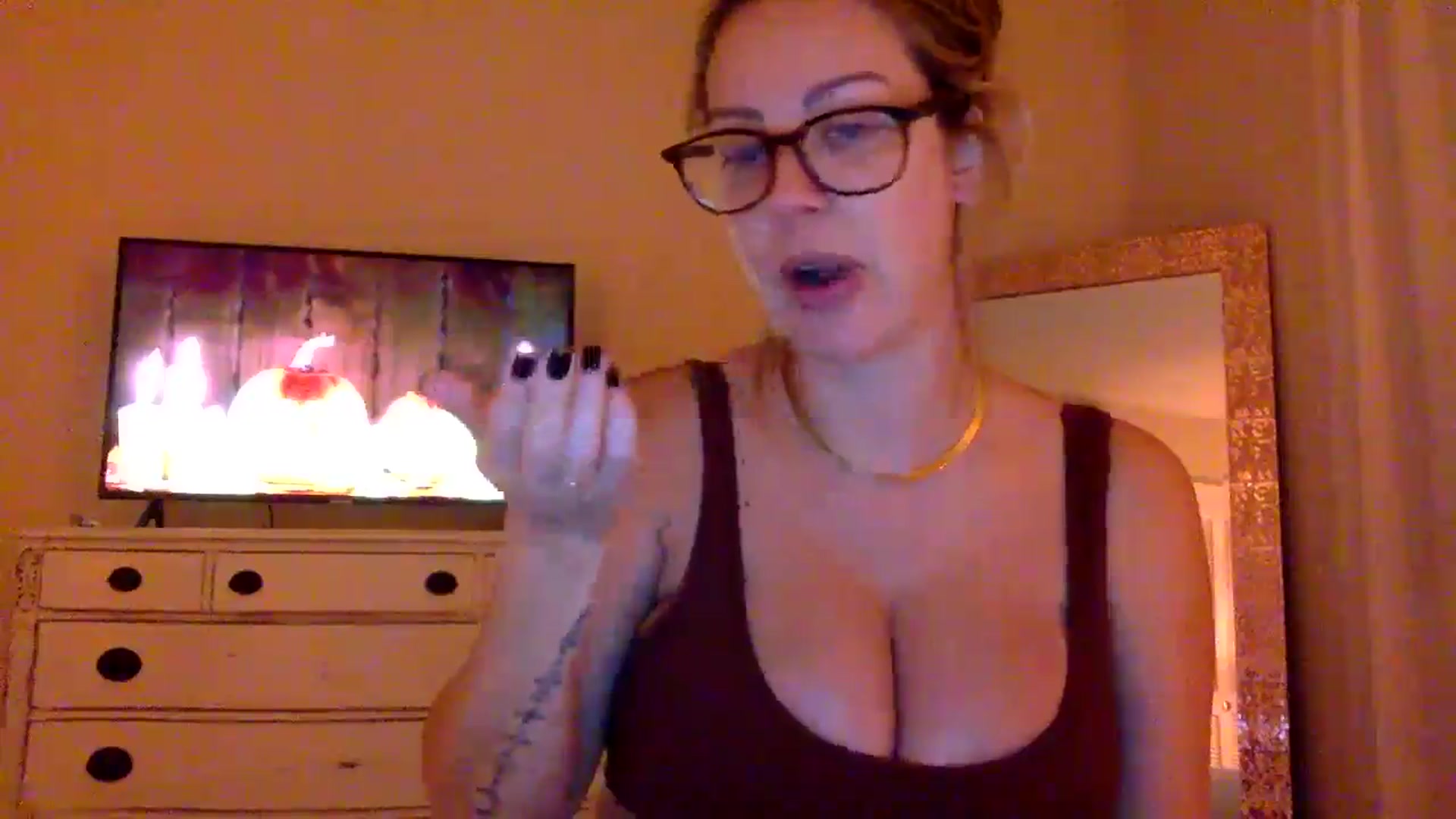 Gallery image thumbnail from DaniSendLuv's myfreecams stream on, 10/15/2024, 24:05 image 18 of 20