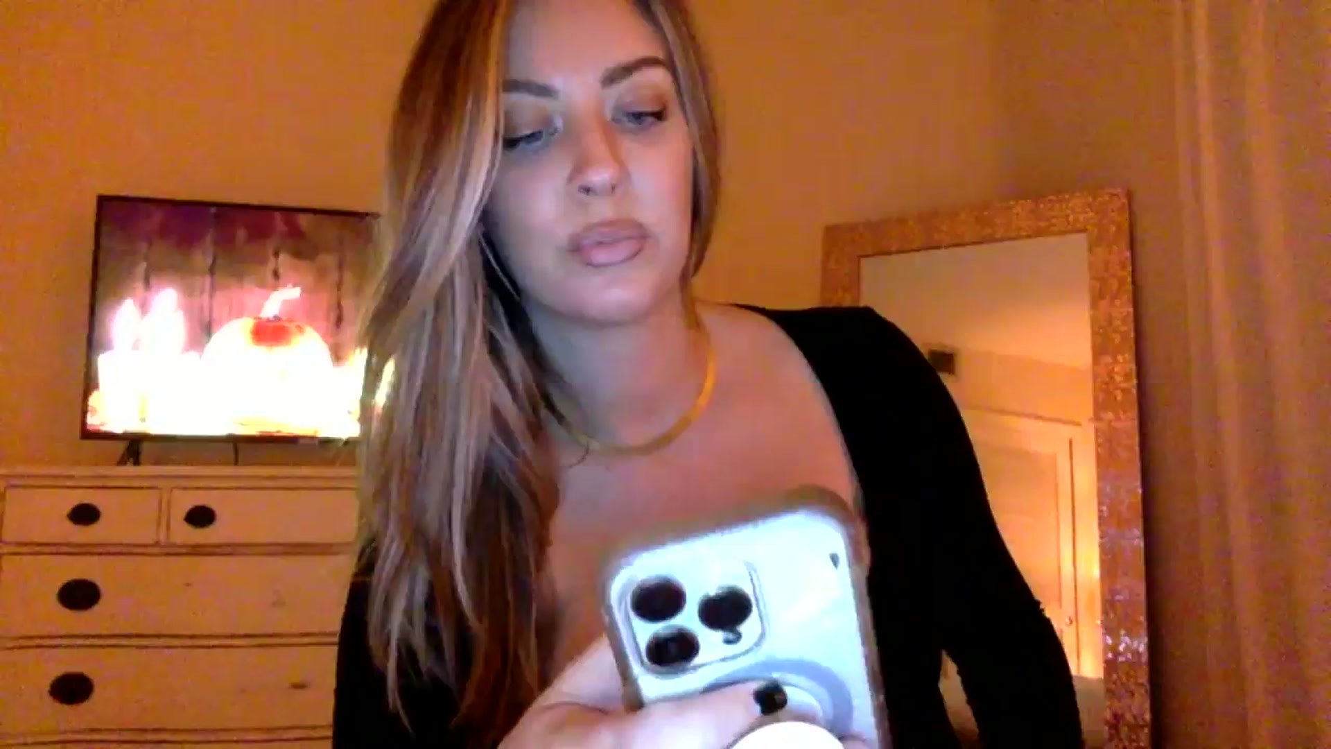Gallery image thumbnail from DaniSendLuv's myfreecams stream on, 10/23/2024, 24:01 image 1 of 20