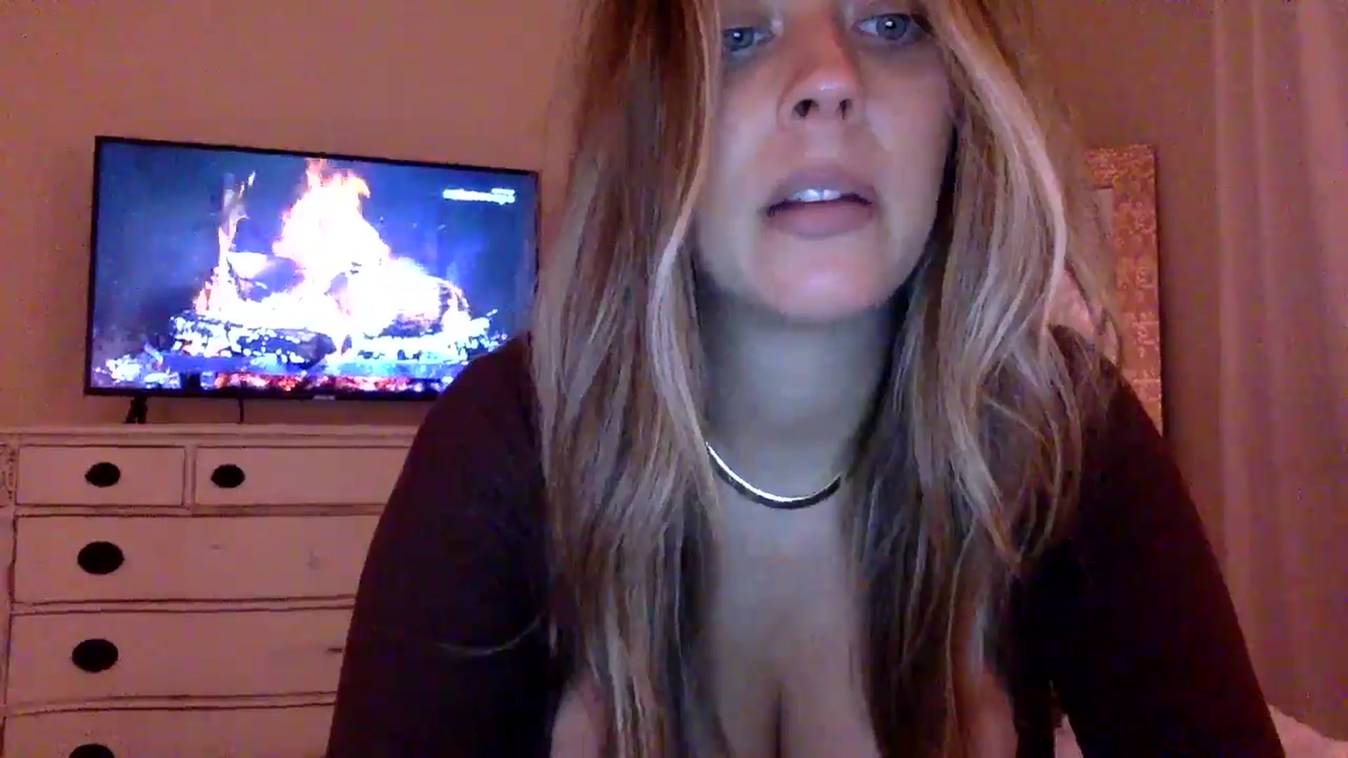 Gallery image thumbnail from DaniSendLuv's myfreecams stream on, 11/06/2024, 01:43 image 15 of 20