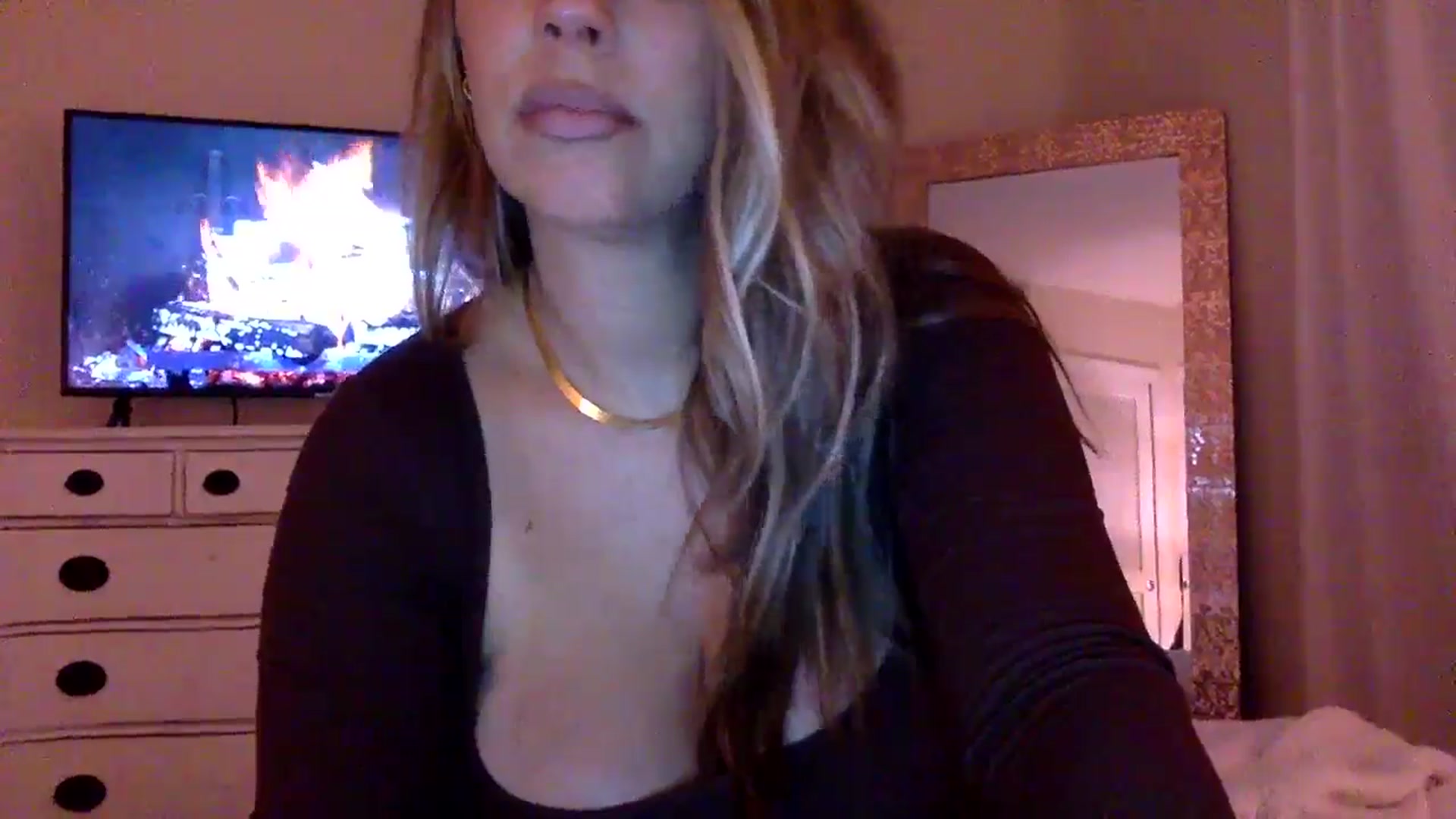 Gallery image thumbnail from DaniSendLuv's myfreecams stream on, 11/06/2024, 01:43 image 9 of 20