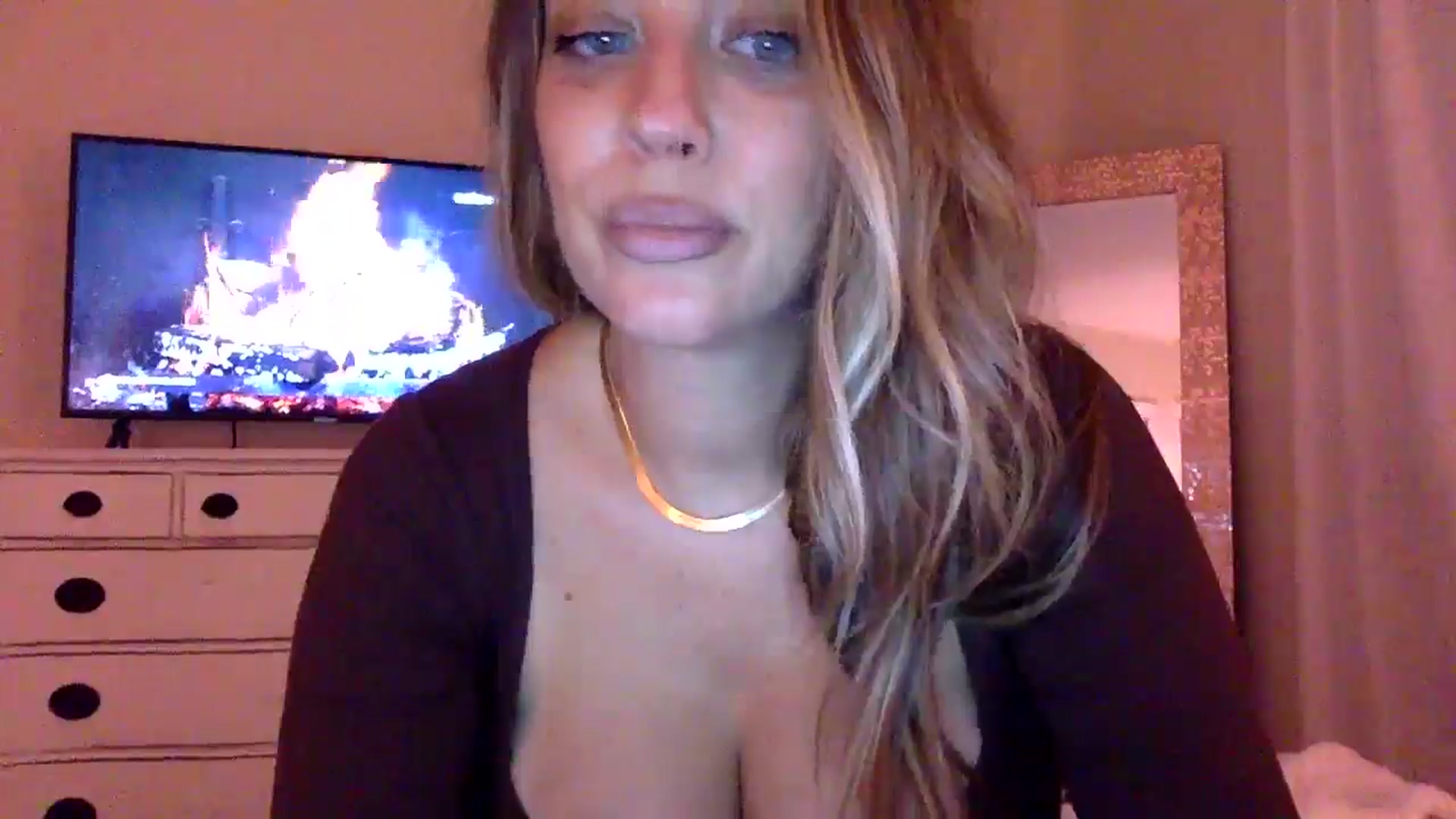 Gallery image thumbnail from DaniSendLuv's myfreecams stream on, 11/06/2024, 01:43 image 8 of 20