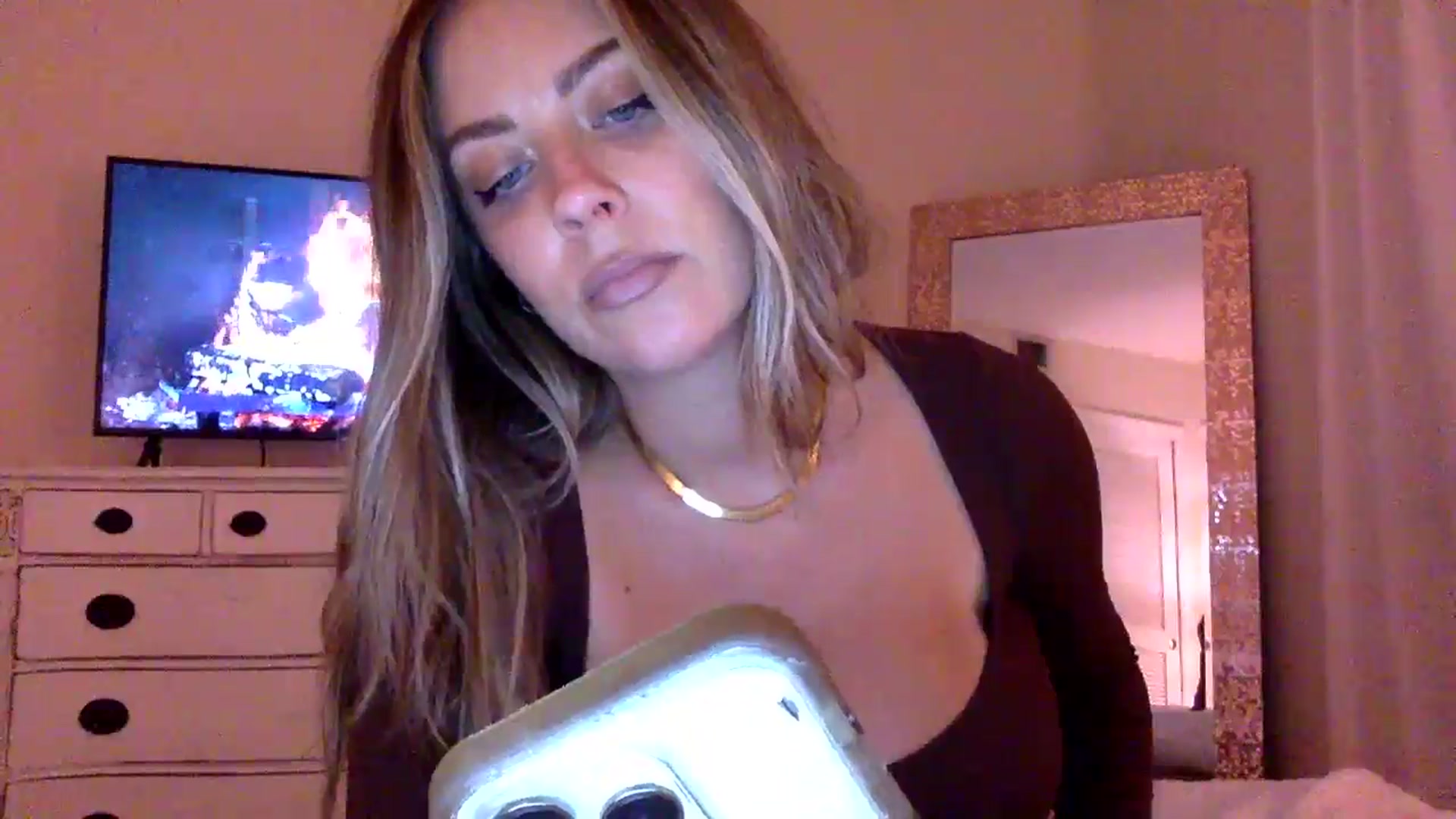 Gallery image thumbnail from DaniSendLuv's myfreecams stream on, 11/06/2024, 01:43 image 18 of 20