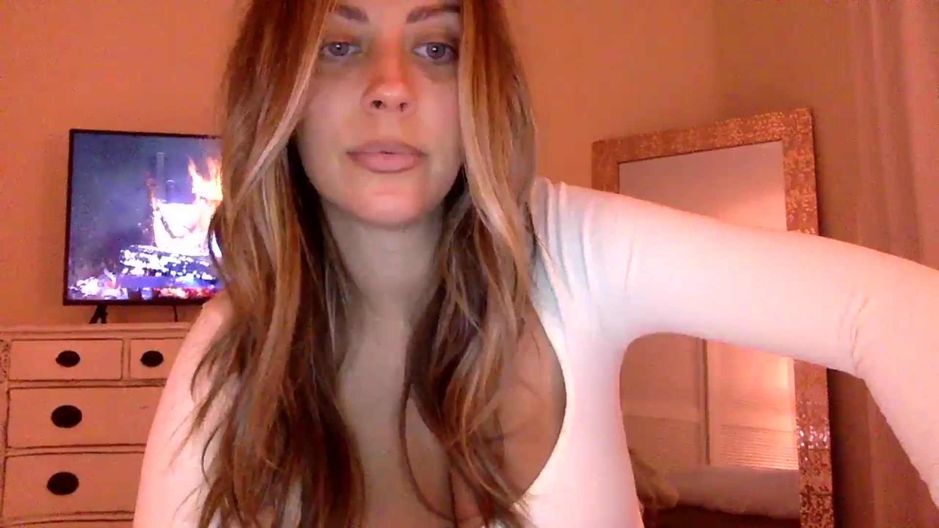 Gallery image thumbnail from DaniSendLuv's myfreecams stream on, 11/26/2024, 01:27 image 8 of 20