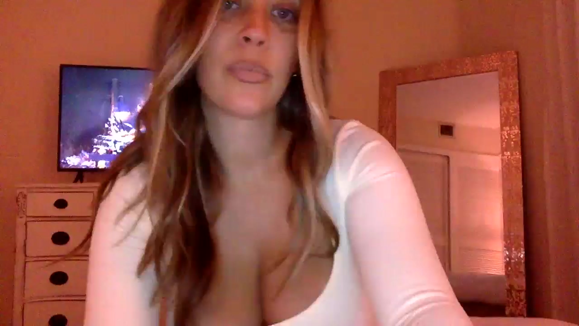 Gallery image thumbnail from DaniSendLuv's myfreecams stream on, 11/26/2024, 01:27 image 1 of 20