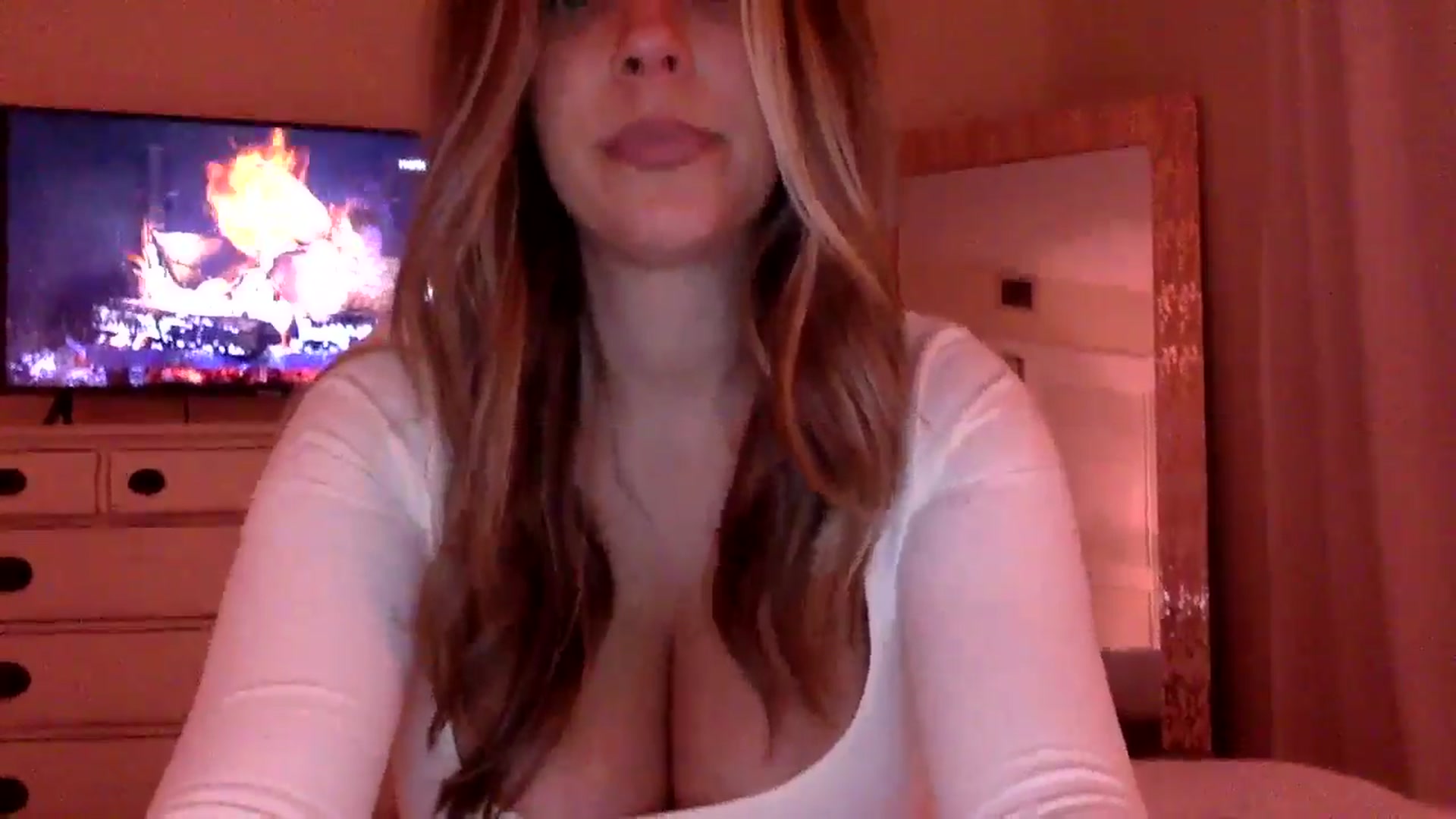 Gallery image thumbnail from DaniSendLuv's myfreecams stream on, 11/26/2024, 01:27 image 17 of 20