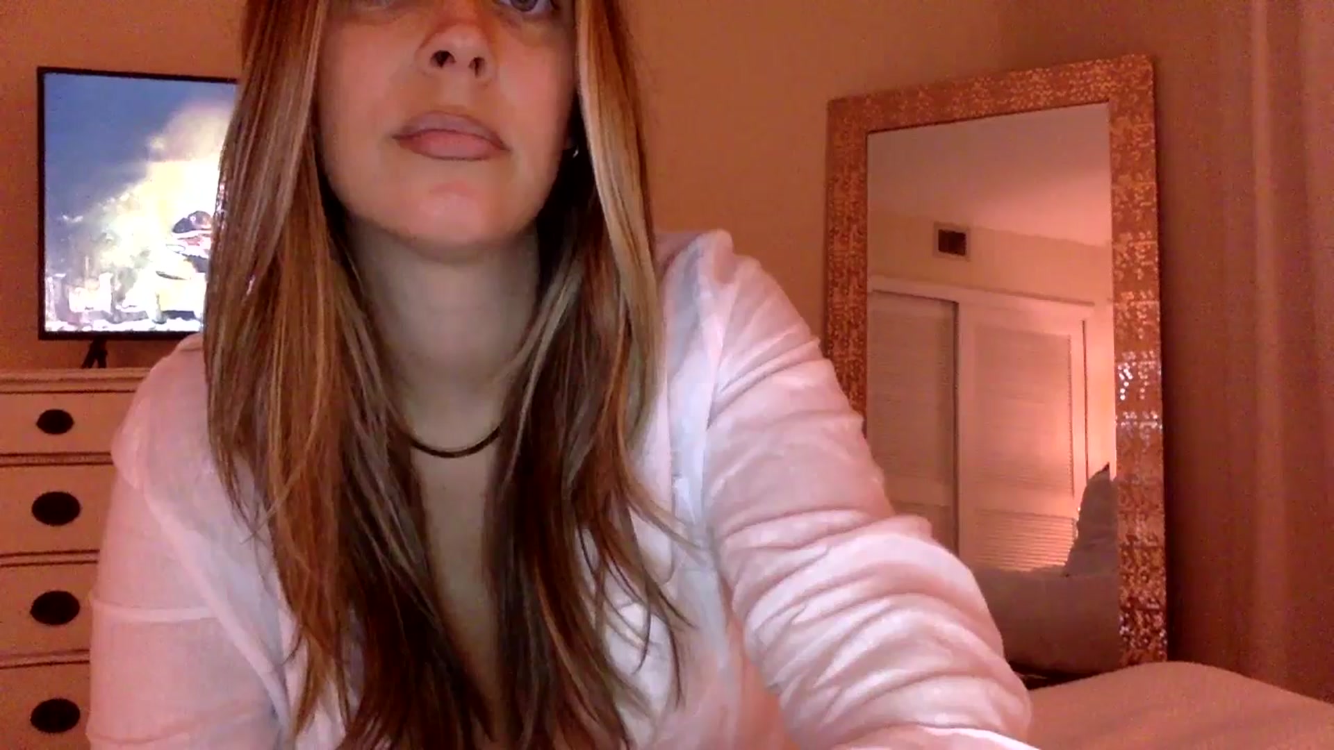 Gallery image thumbnail from DaniSendLuv's myfreecams stream on, 11/27/2024, 24:32 image 3 of 20