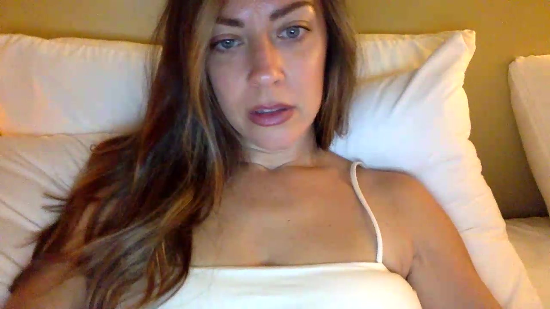 Gallery image thumbnail from DaniSendLuv's myfreecams stream on, 09/08/2026, 03:43 image 15 of 20