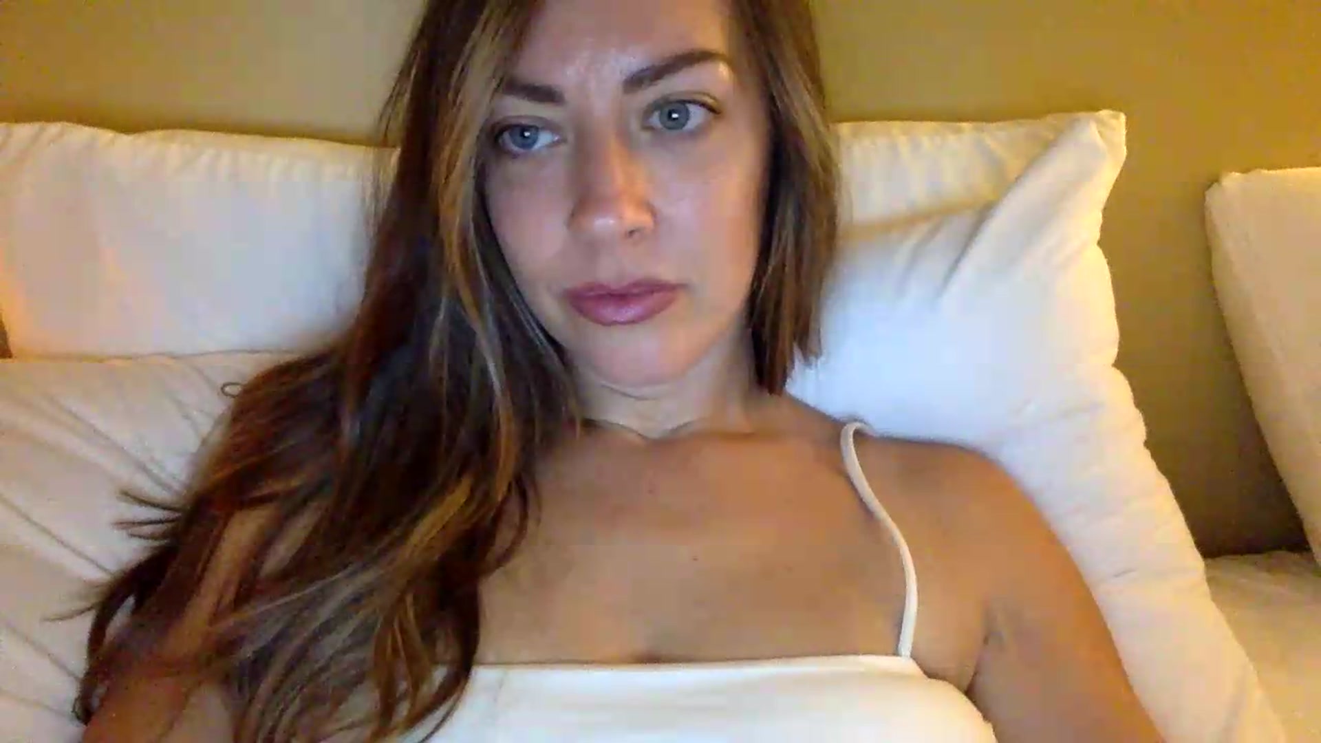 Gallery image thumbnail from DaniSendLuv's myfreecams stream on, 09/08/2026, 03:43 image 16 of 20