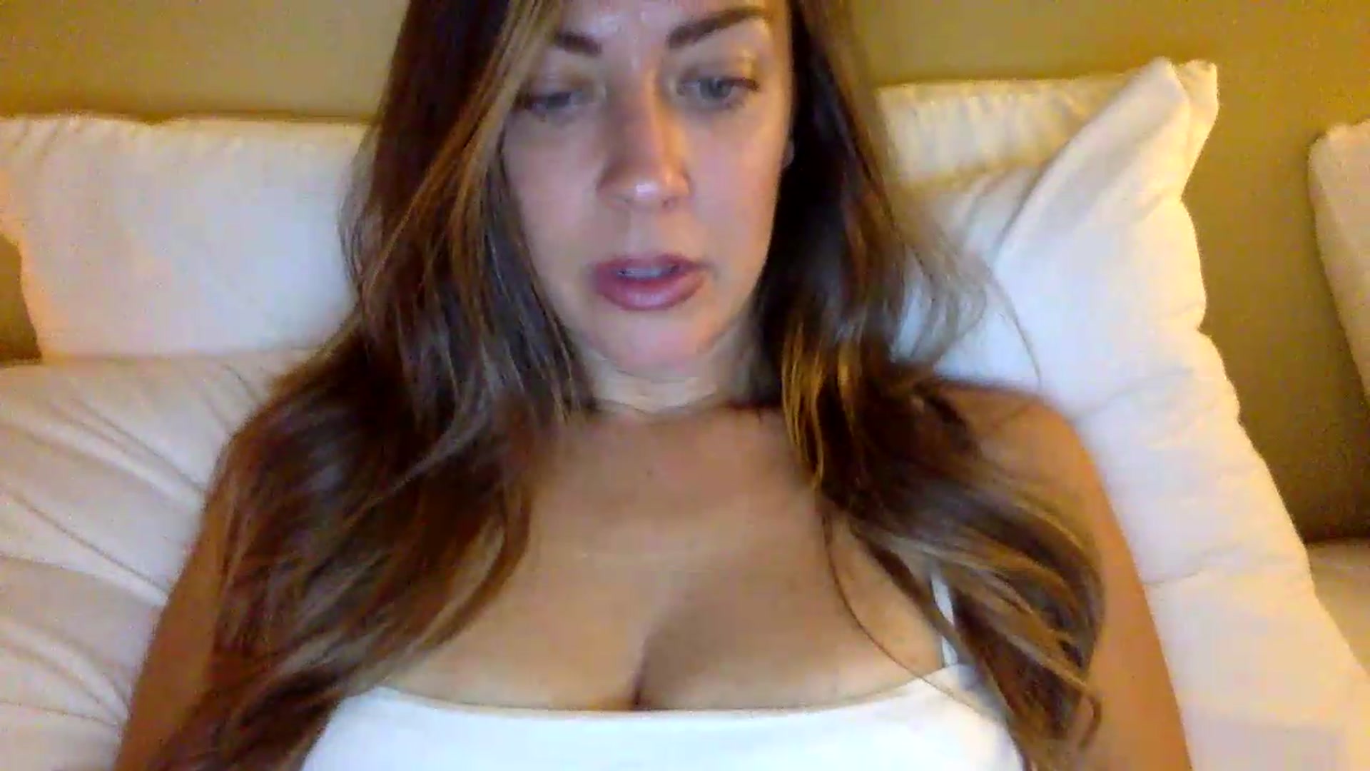 Gallery image thumbnail from DaniSendLuv's myfreecams stream on, 09/08/2026, 03:43 image 9 of 20