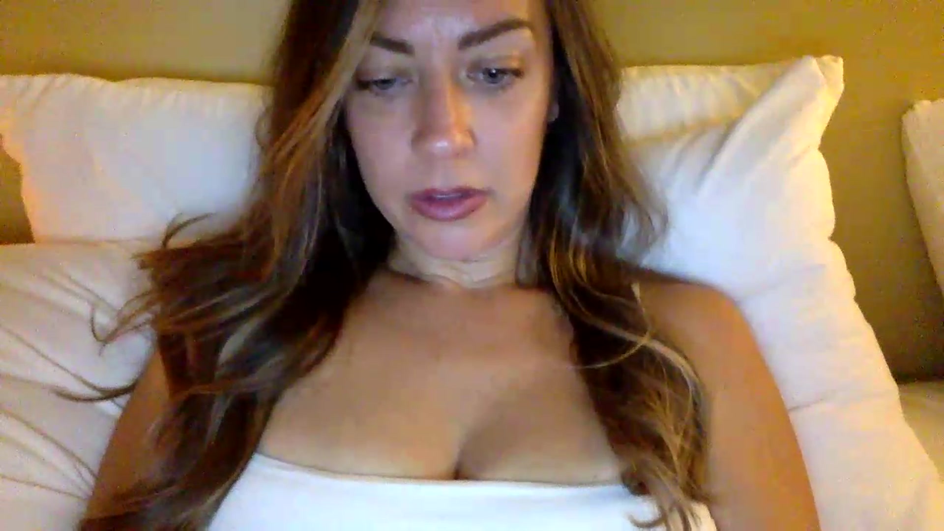 Gallery image thumbnail from DaniSendLuv's myfreecams stream on, 09/08/2026, 03:43 image 10 of 20