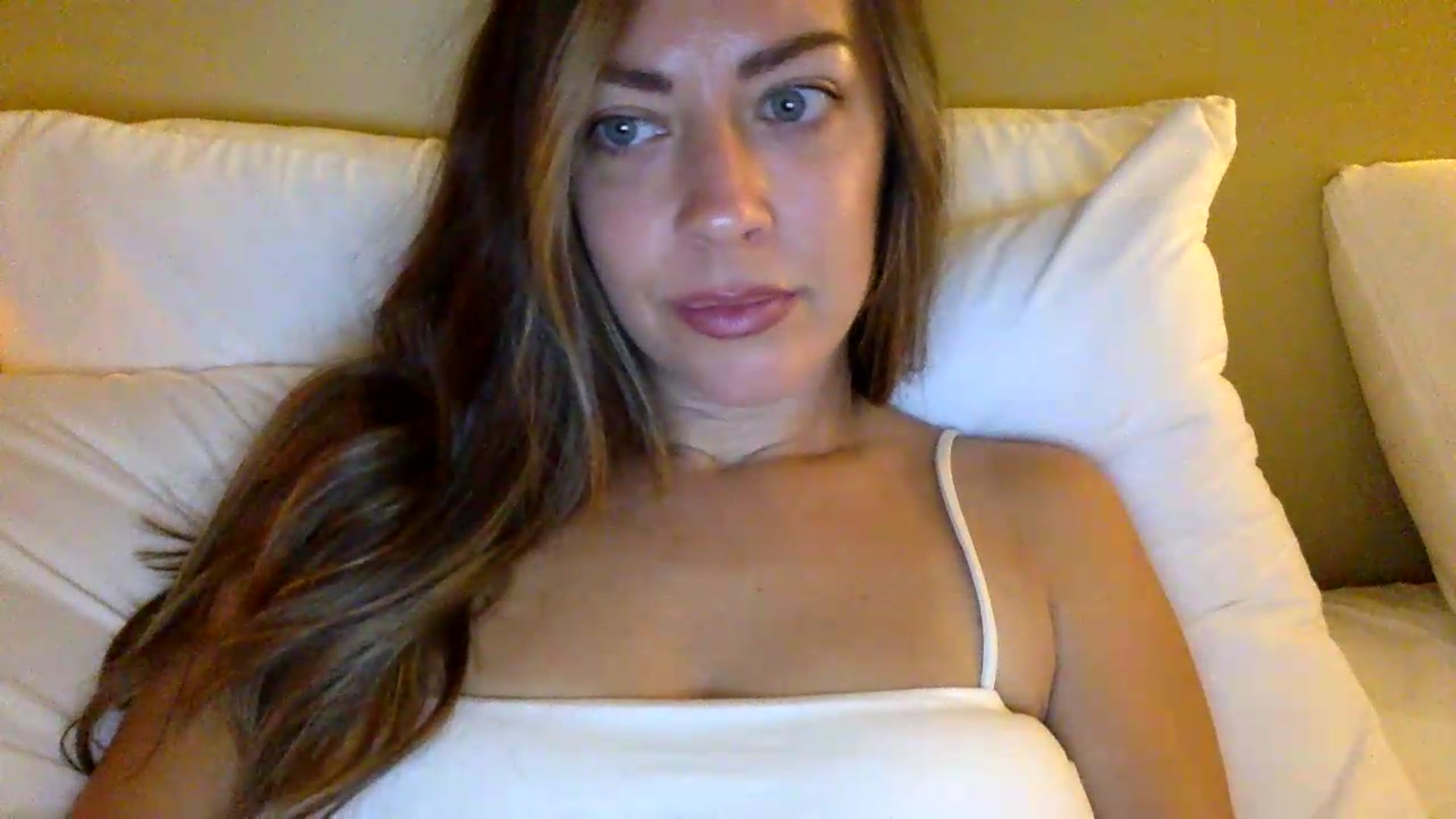 Gallery image thumbnail from DaniSendLuv's myfreecams stream on, 09/08/2026, 03:43 image 18 of 20