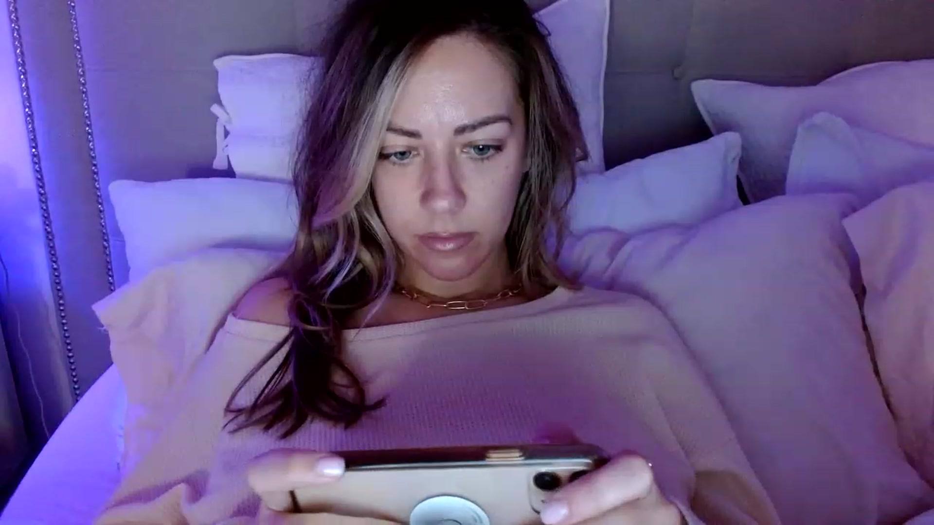 Gallery image thumbnail from DaniSendNudes's myfreecams stream on, 12/04/2022, 07:11 image 12 of 20