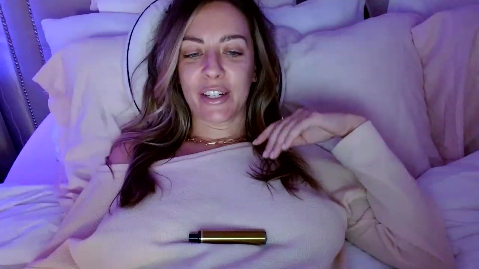 Gallery image thumbnail from DaniSendNudes's myfreecams stream on, 12/04/2022, 07:11 image 6 of 20