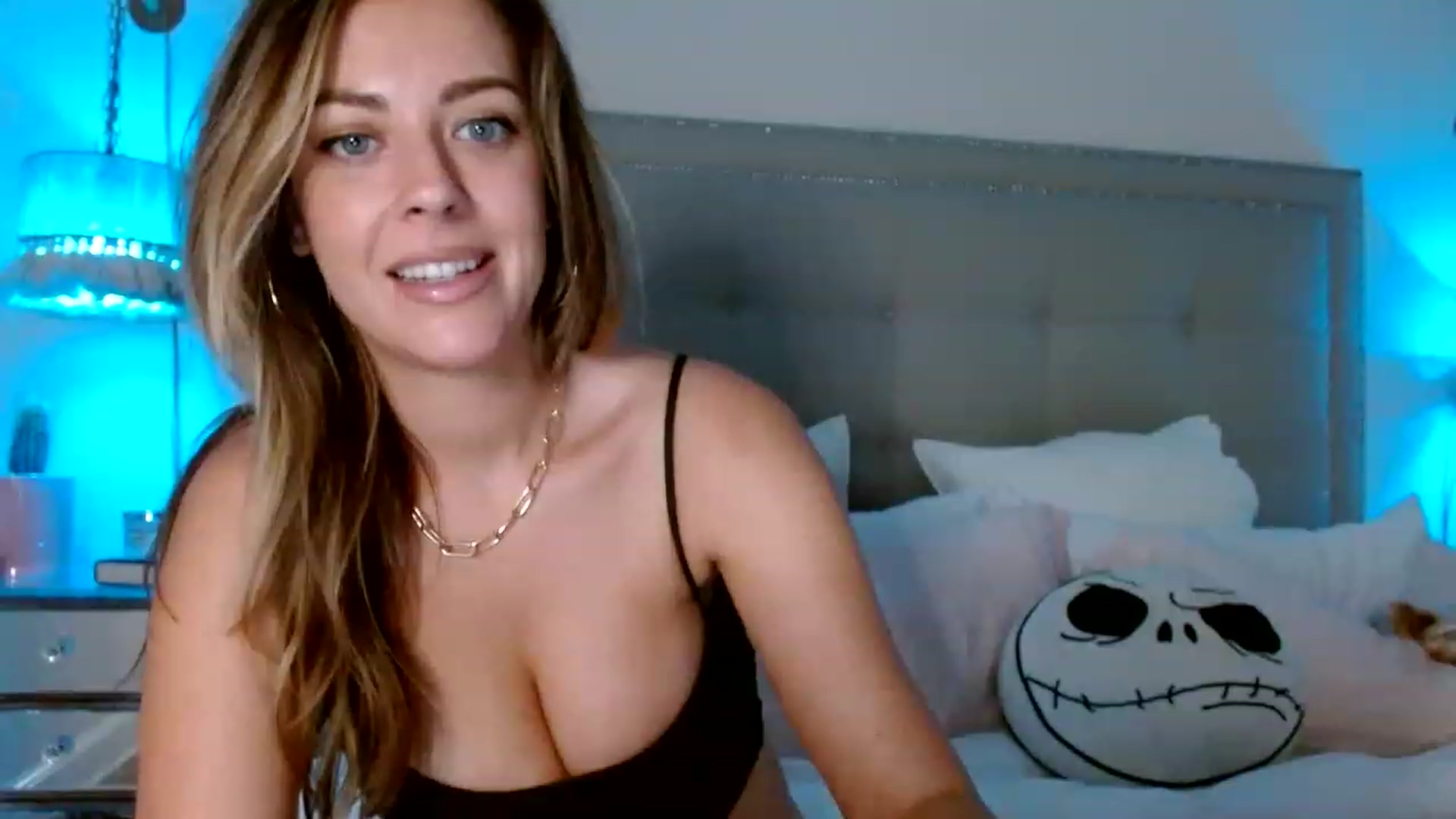 Gallery image thumbnail from DaniSendNudes's myfreecams stream on, 12/06/2022, 05:59 image 15 of 20