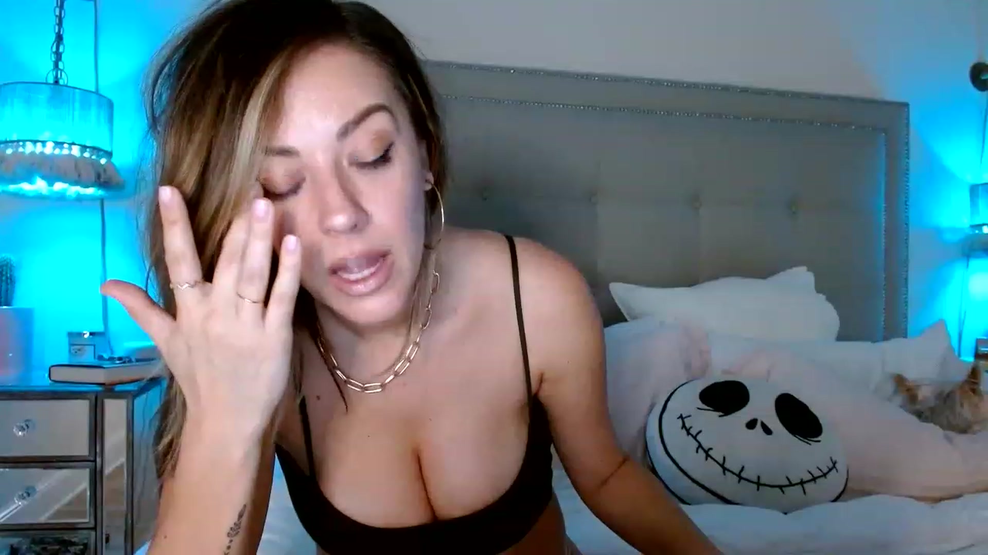 Gallery image thumbnail from DaniSendNudes's myfreecams stream on, 12/06/2022, 06:39 image 12 of 20