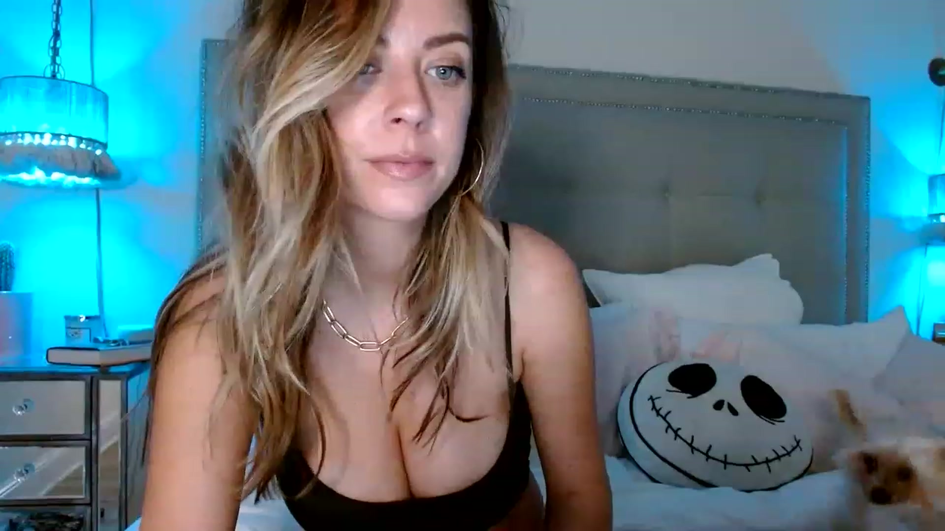 Gallery image thumbnail from DaniSendNudes's myfreecams stream on, 12/06/2022, 06:39 image 7 of 20