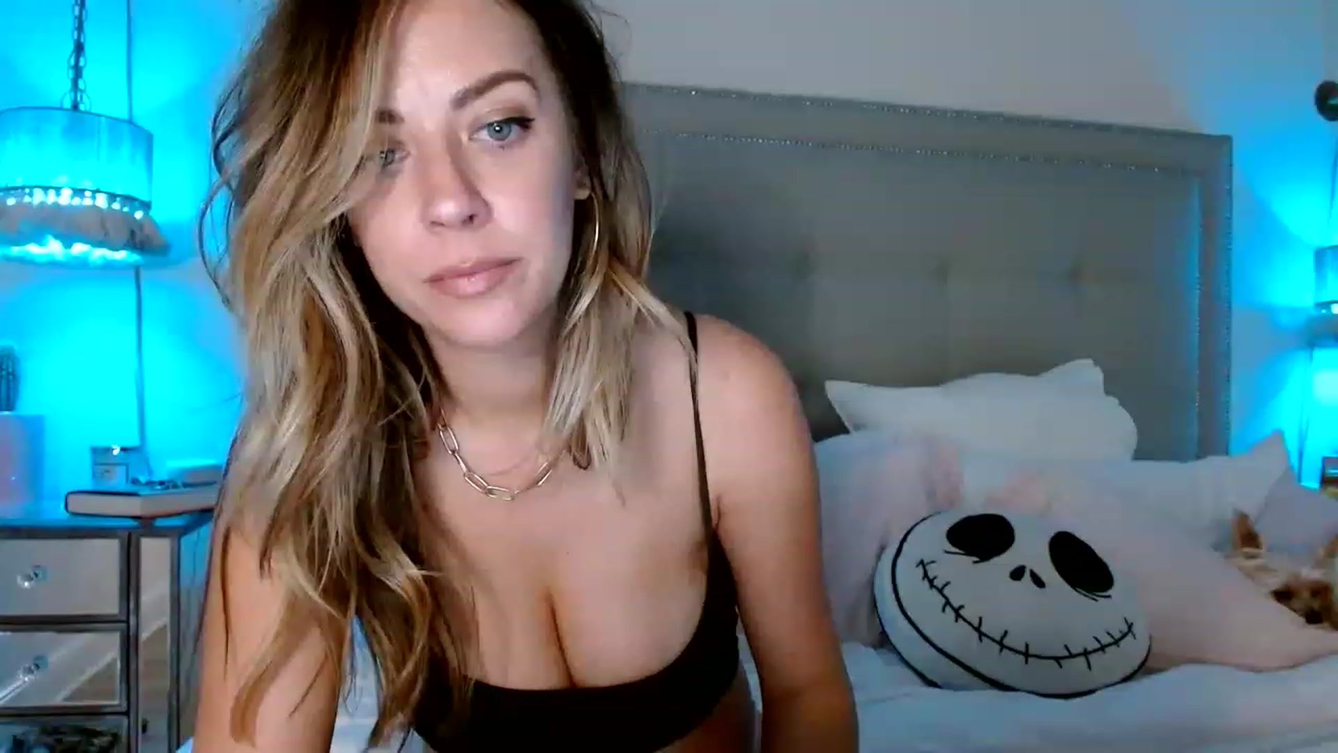 Gallery image thumbnail from DaniSendNudes's myfreecams stream on, 12/06/2022, 06:39 image 3 of 20