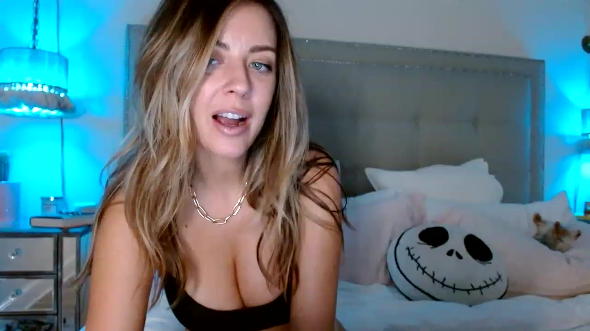 Gallery image thumbnail from DaniSendNudes's myfreecams stream on, 12/06/2022, 06:39 image 19 of 20