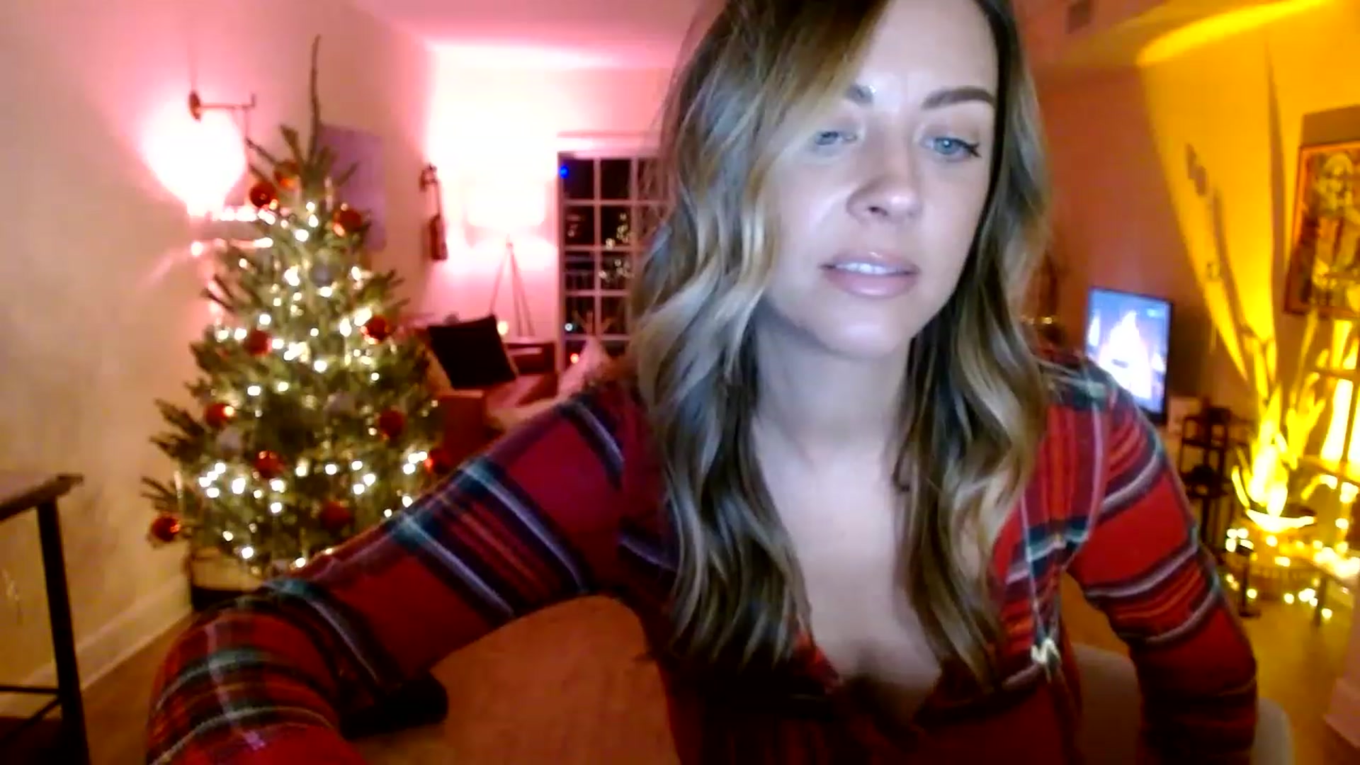 Gallery image thumbnail from DaniSendNudes's myfreecams stream on, 12/09/2022, 07:09 image 12 of 20