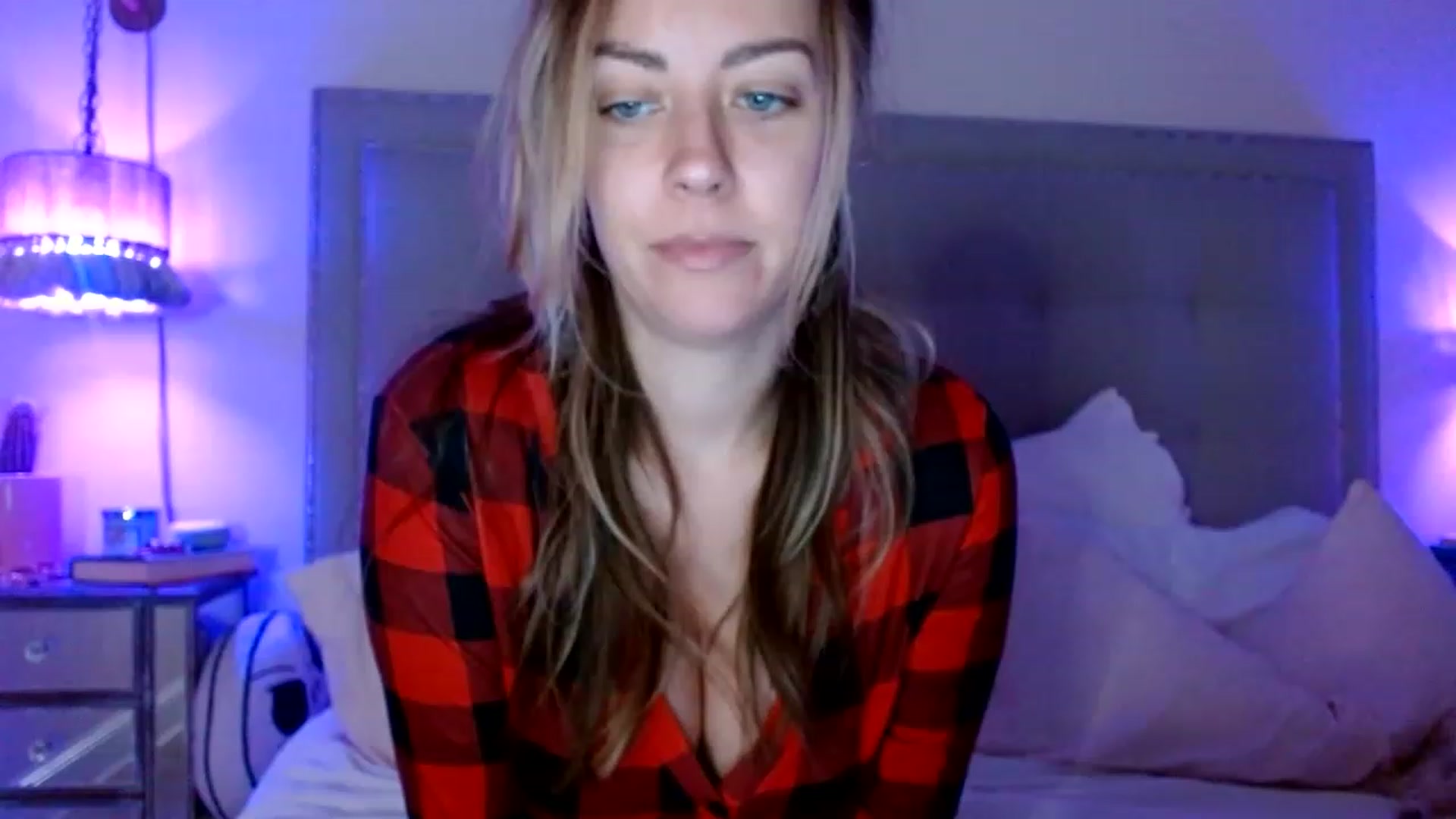 Gallery image thumbnail from DaniSendNudes's myfreecams stream on, 12/19/2022, 03:46 image 8 of 20