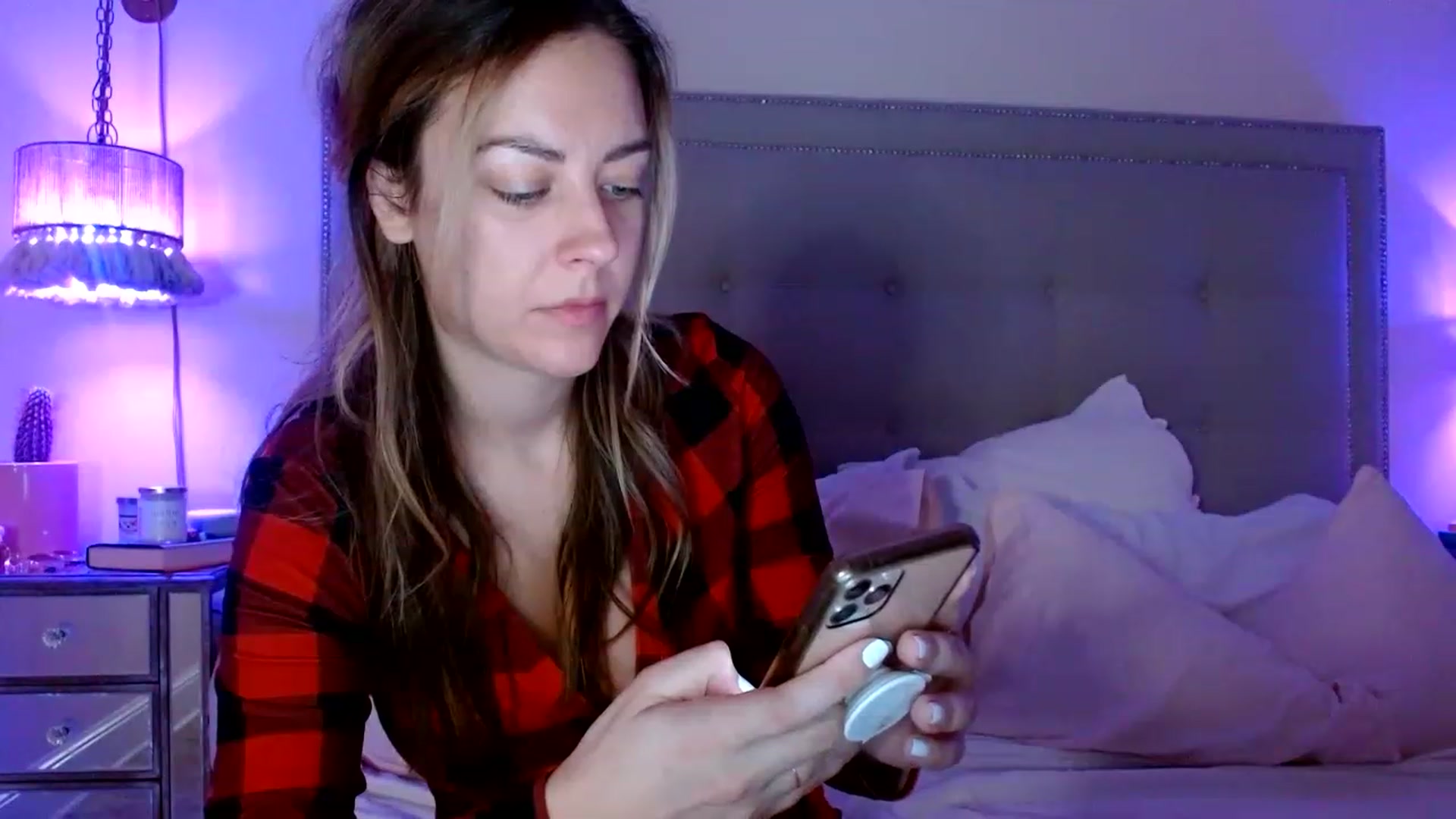 Gallery image thumbnail from DaniSendNudes's myfreecams stream on, 12/19/2022, 03:46 image 19 of 20
