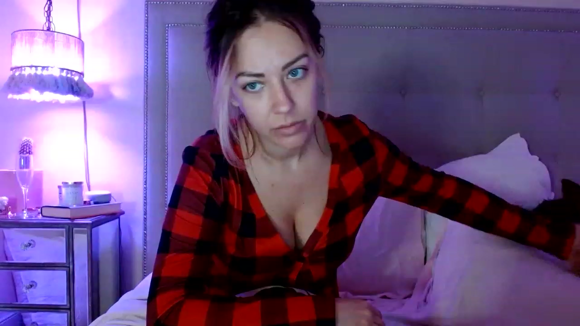 Gallery image thumbnail from DaniSendNudes's myfreecams stream on, 12/19/2022, 07:55 image 20 of 20