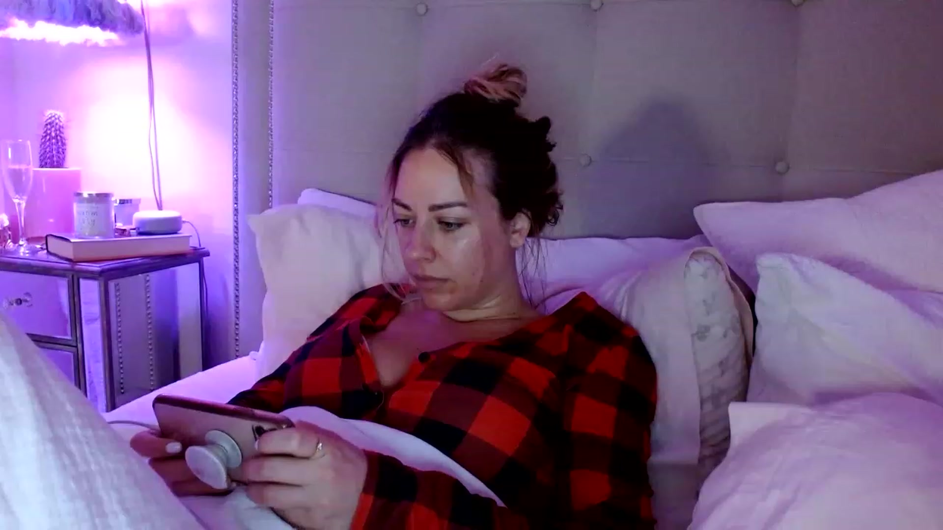 Gallery image thumbnail from DaniSendNudes's myfreecams stream on, 12/19/2022, 08:35 image 8 of 20