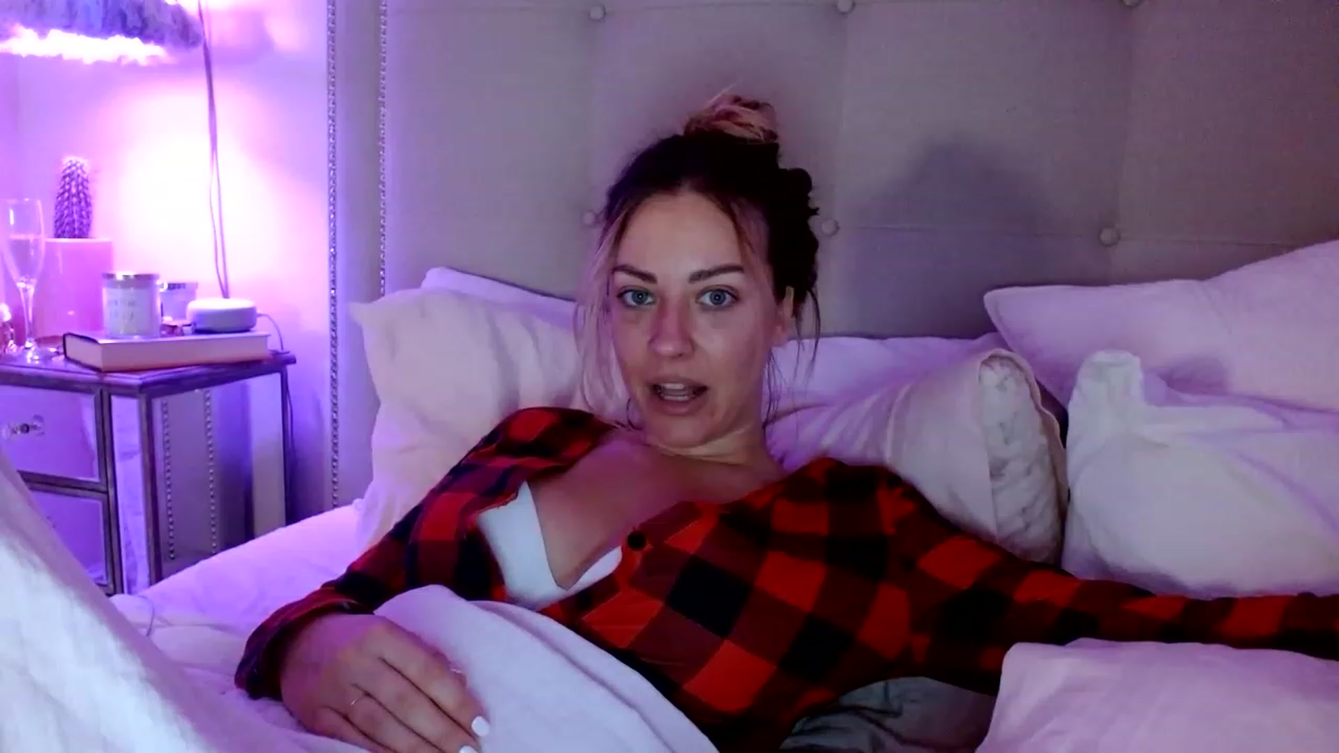 Gallery image thumbnail from DaniSendNudes's myfreecams stream on, 12/19/2022, 08:35 image 1 of 20