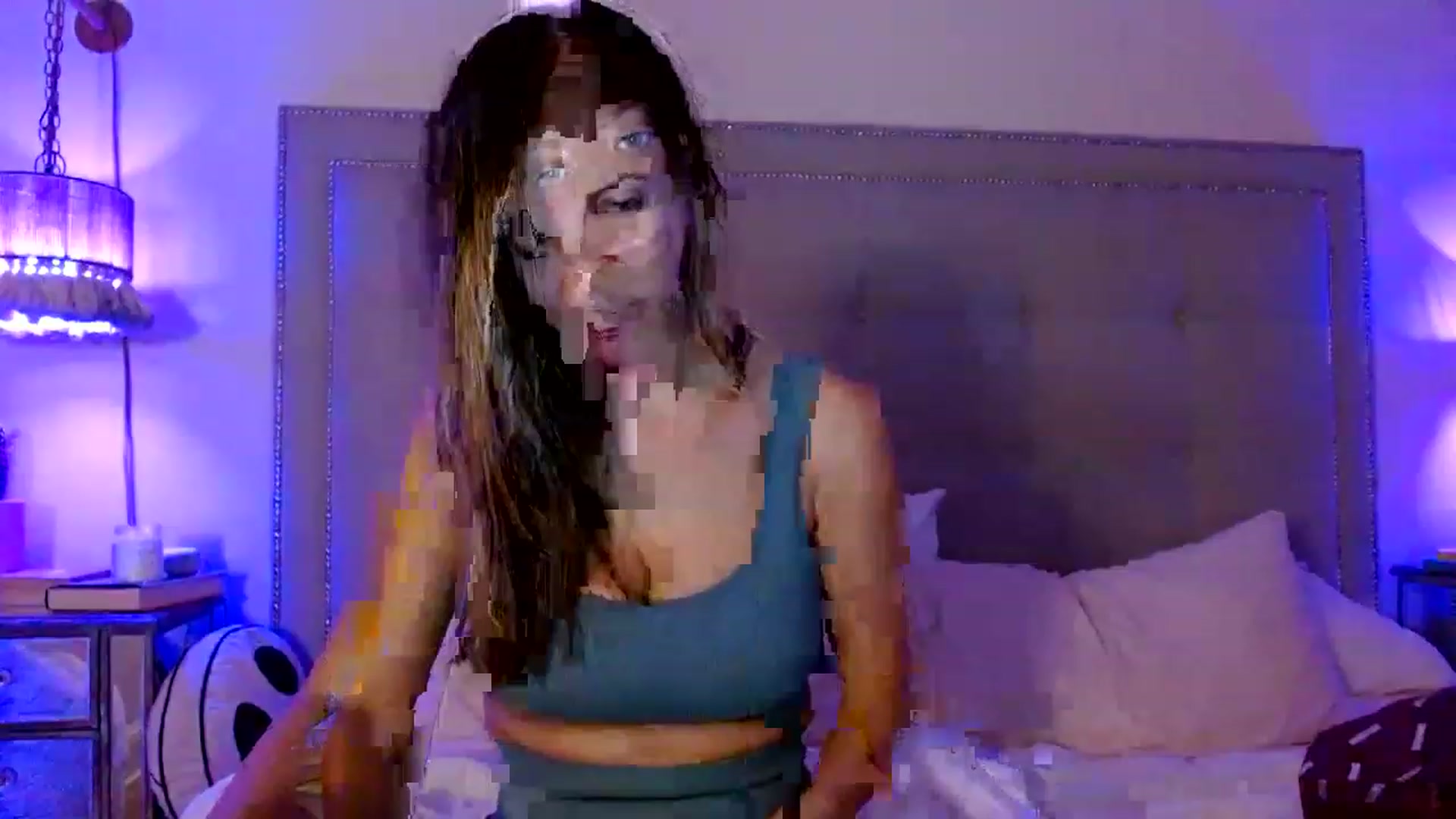 Gallery image thumbnail from DaniSendNudes's myfreecams stream on, 12/24/2022, 03:51 image 19 of 20