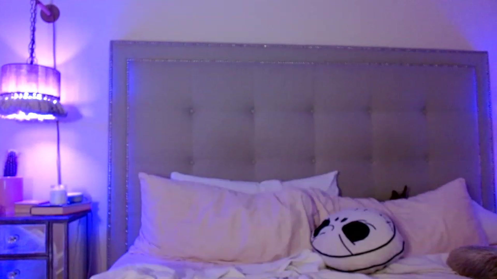 Gallery image thumbnail from DaniSendNudes's myfreecams stream on, 12/24/2022, 07:13 image 9 of 20