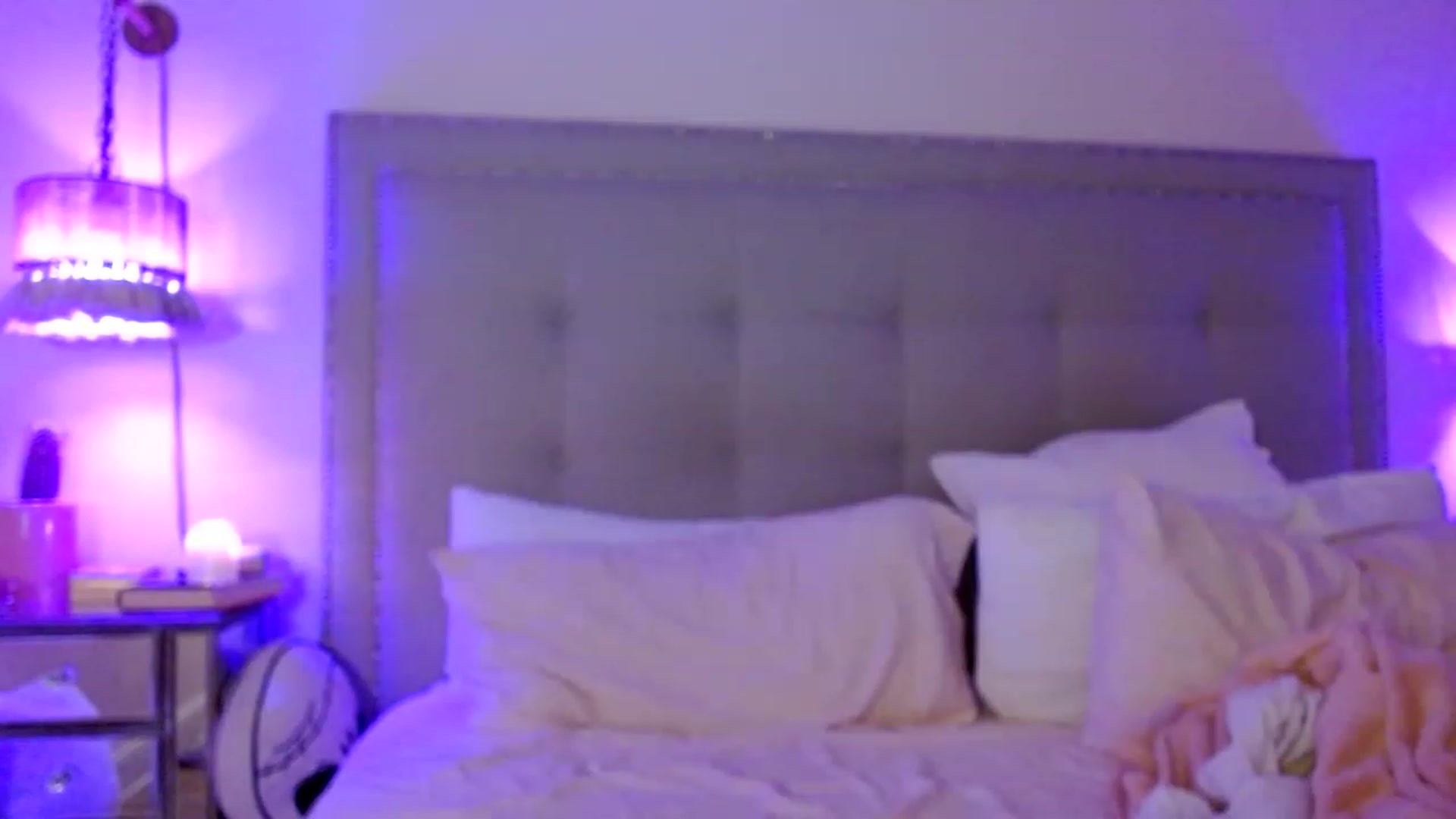 Gallery image thumbnail from DaniSendNudes's myfreecams stream on, 12/28/2022, 07:22 image 1 of 20