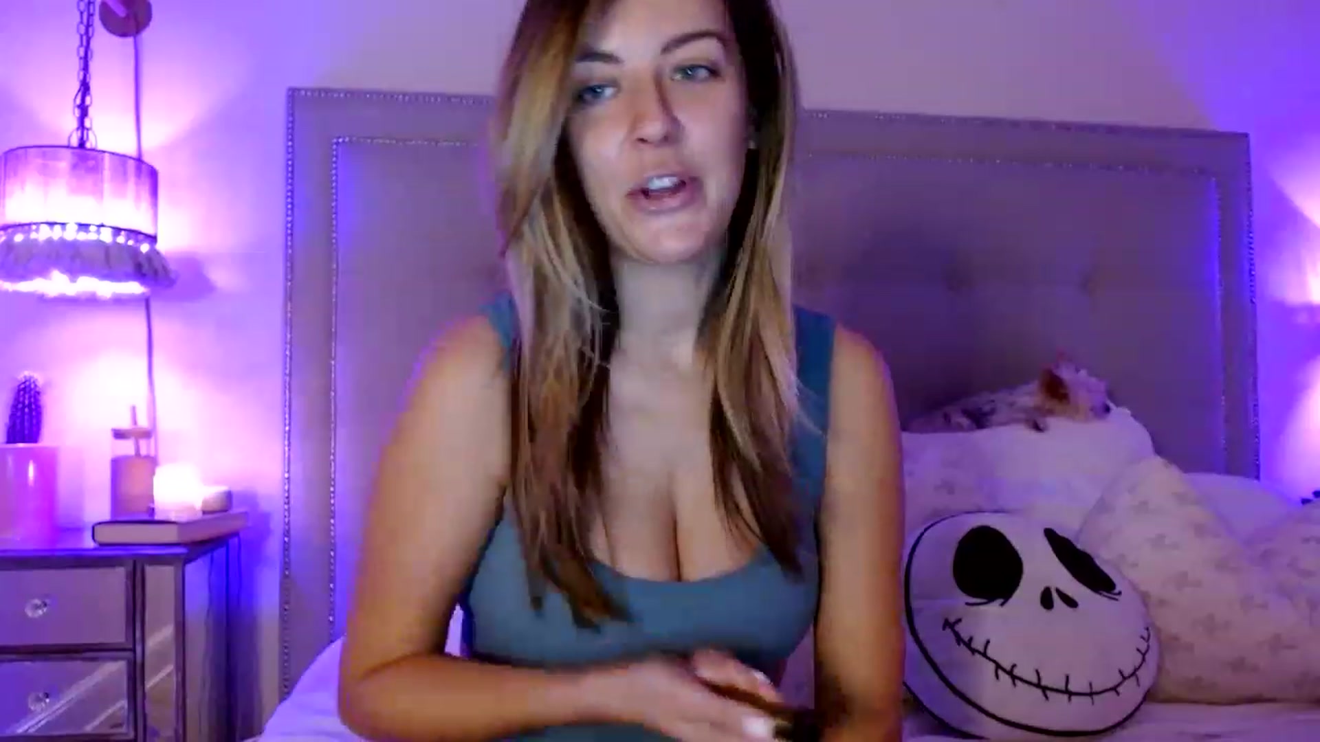 Gallery image thumbnail from DaniSendNudes's myfreecams stream on, 12/29/2022, 05:59 image 7 of 20