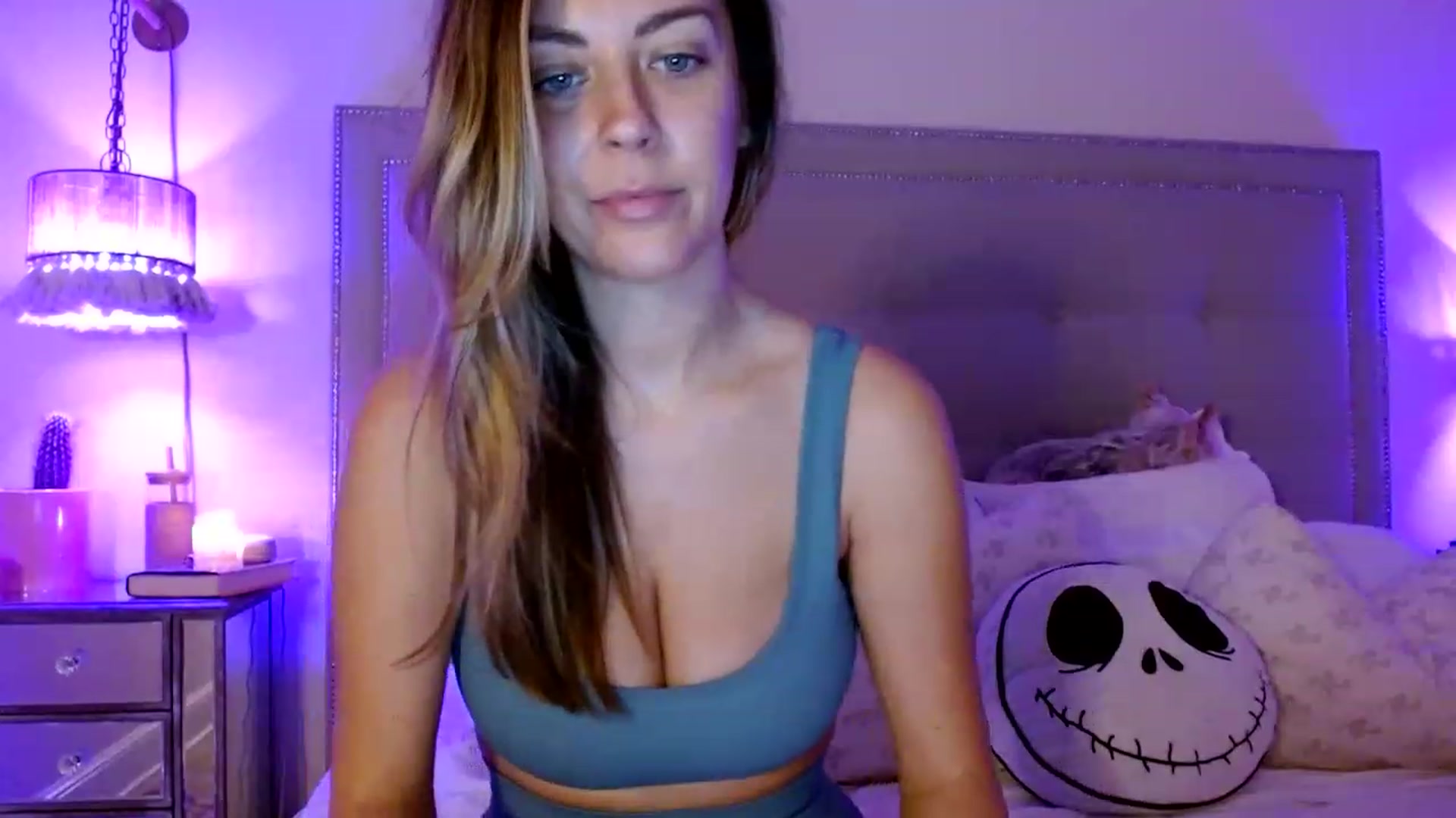 Gallery image thumbnail from DaniSendNudes's myfreecams stream on, 12/29/2022, 05:59 image 15 of 20