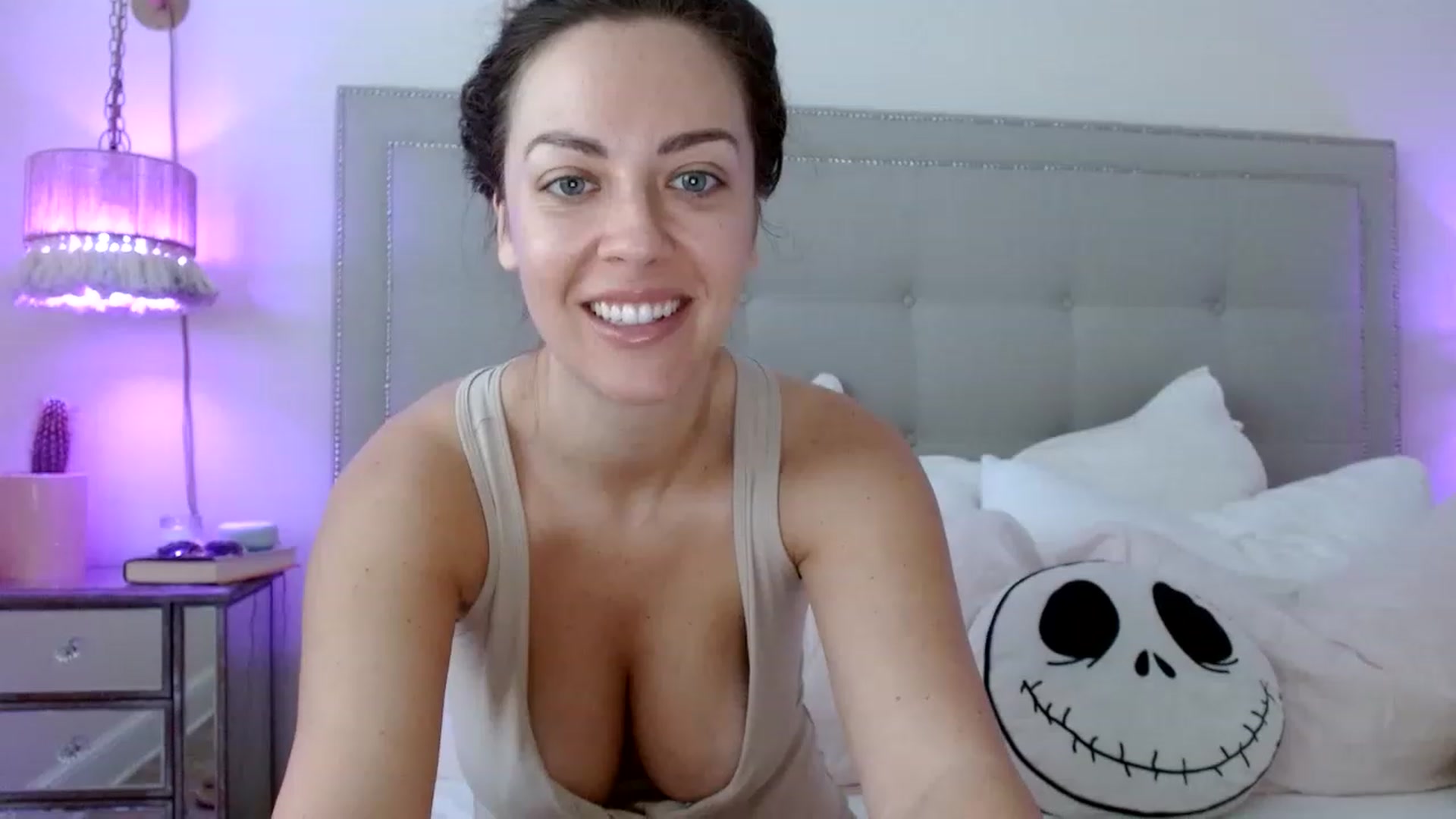 Gallery image thumbnail from DaniSendNudes's myfreecams stream on, 12/31/2022, 21:01 image 14 of 20
