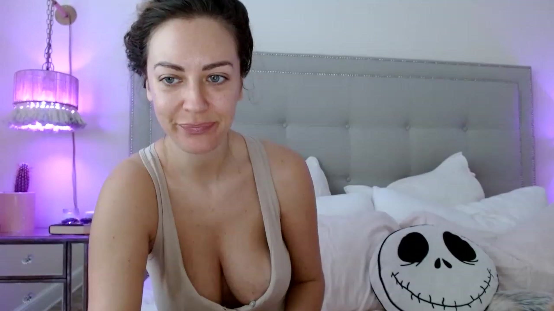 Gallery image thumbnail from DaniSendNudes's myfreecams stream on, 12/31/2022, 21:01 image 19 of 20