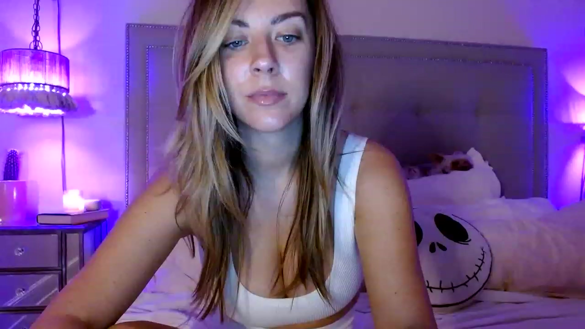 Gallery image thumbnail from DaniSendNudes's myfreecams stream on, 01/04/2023, 05:21 image 8 of 20