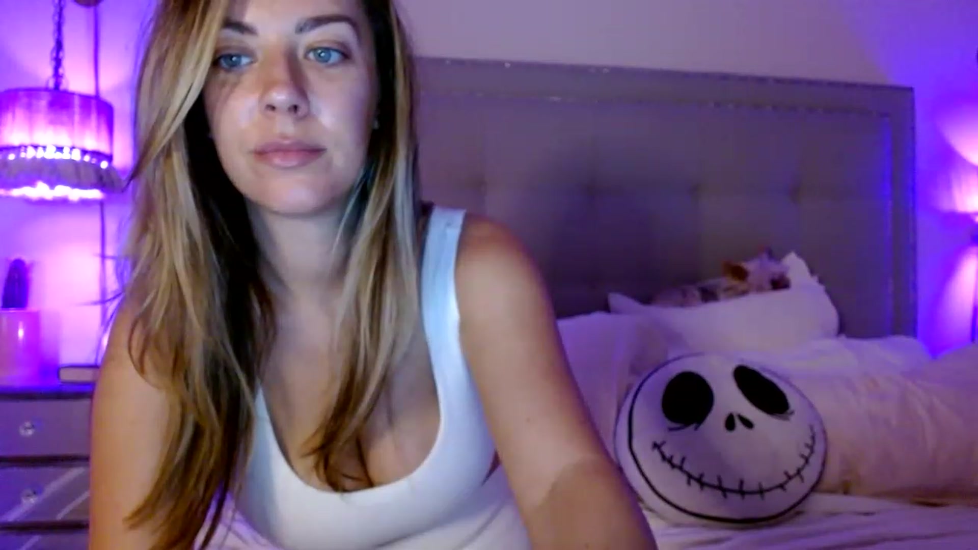 Gallery image thumbnail from DaniSendNudes's myfreecams stream on, 01/04/2023, 05:21 image 13 of 20