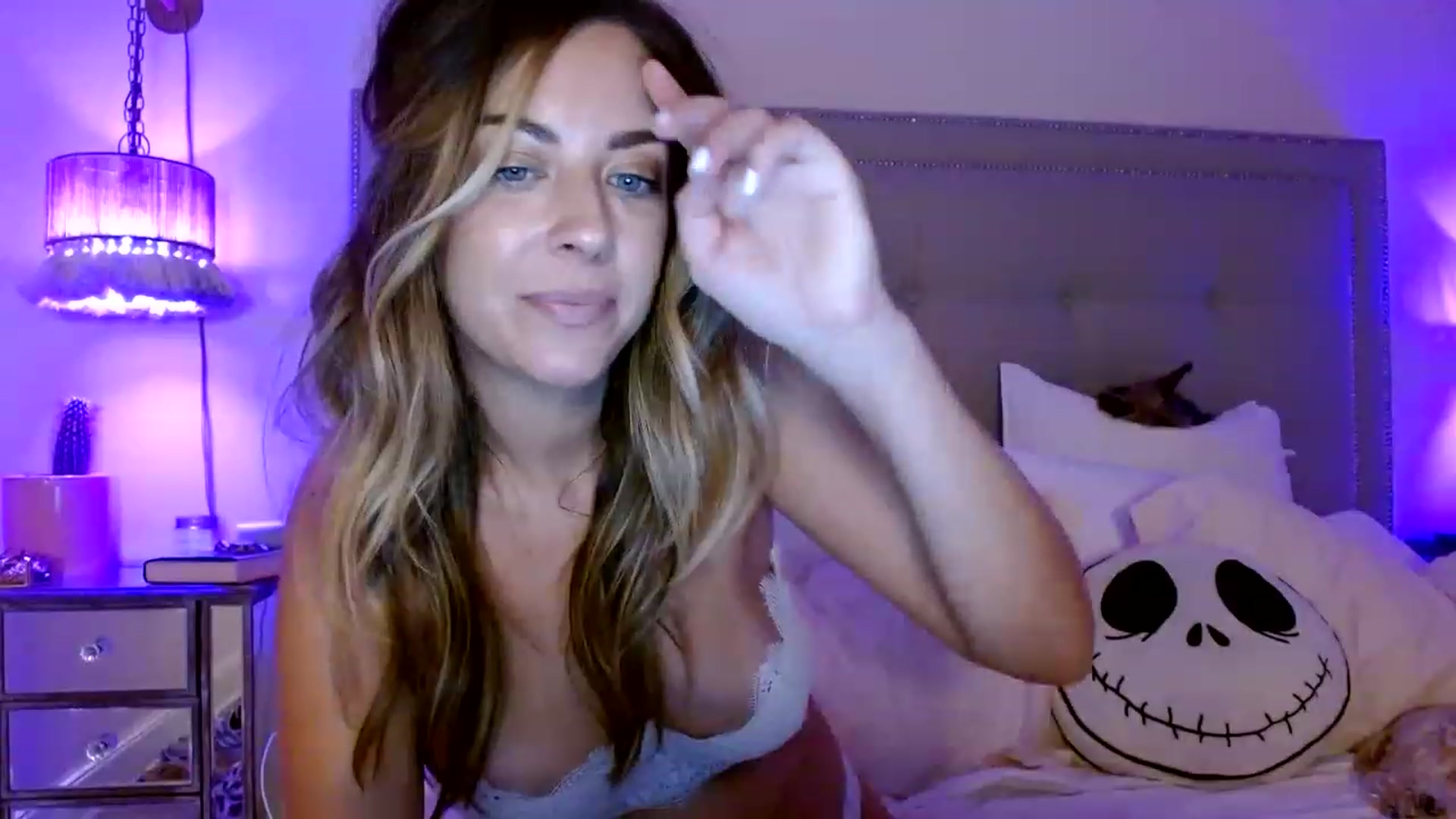 Gallery image thumbnail from DaniSendNudes's myfreecams stream on, 01/08/2023, 05:48 image 14 of 20