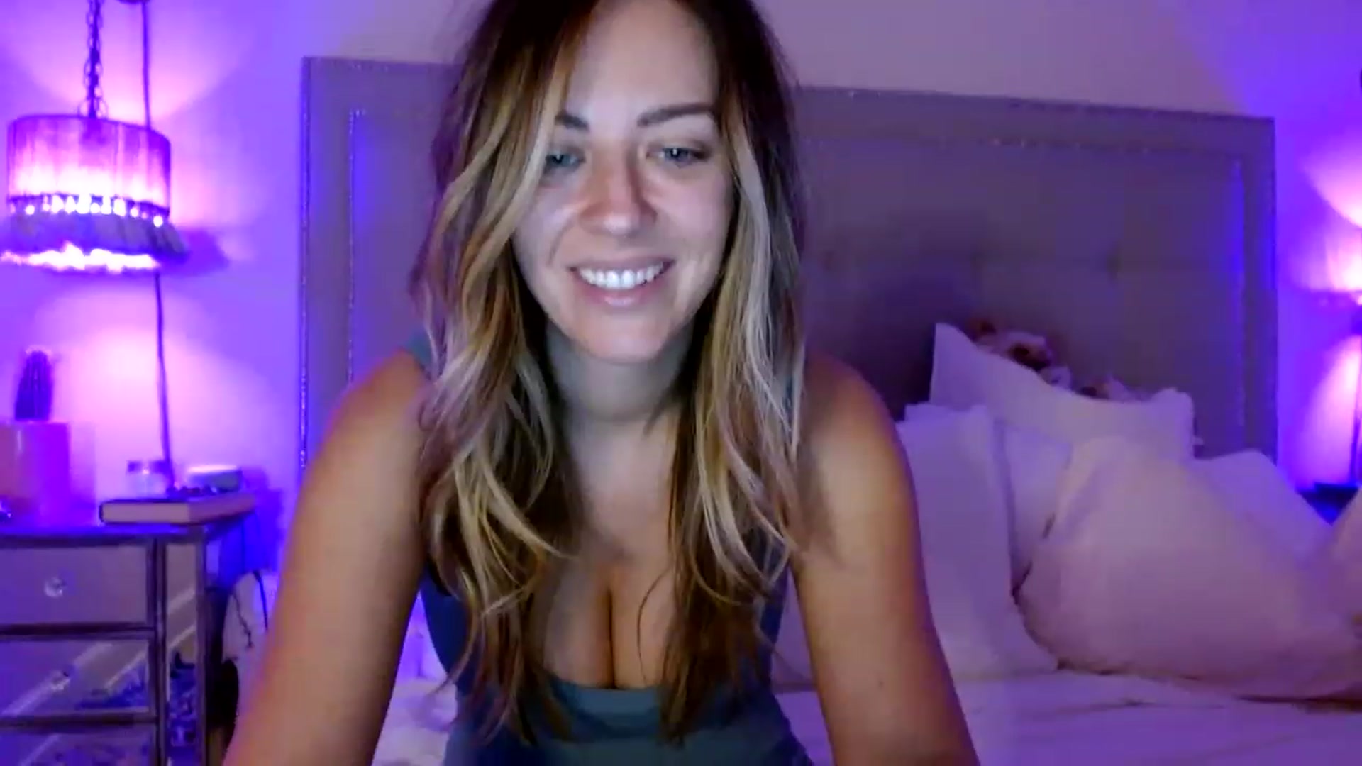 Gallery image thumbnail from DaniSendNudes's myfreecams stream on, 01/09/2023, 06:21 image 9 of 20