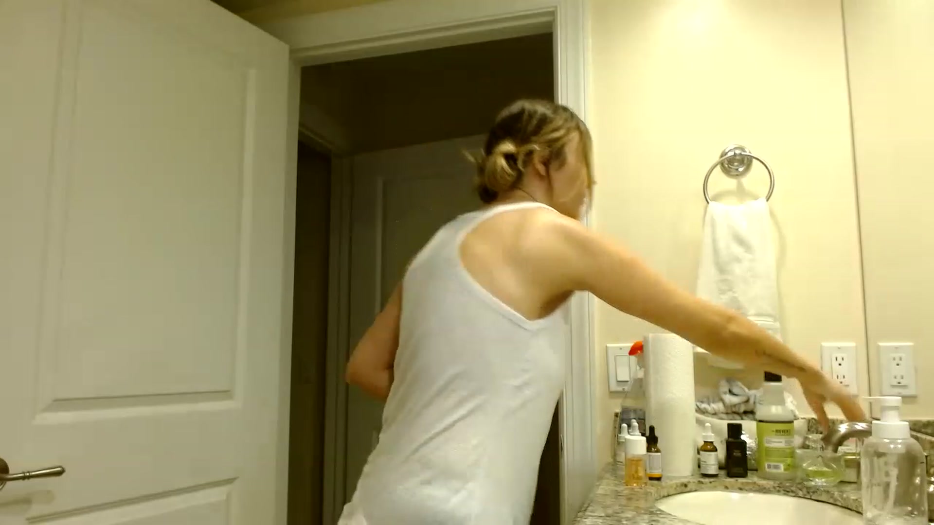 Gallery image thumbnail from DaniSendNudes's myfreecams stream on, 01/12/2023, 06:55 image 7 of 20