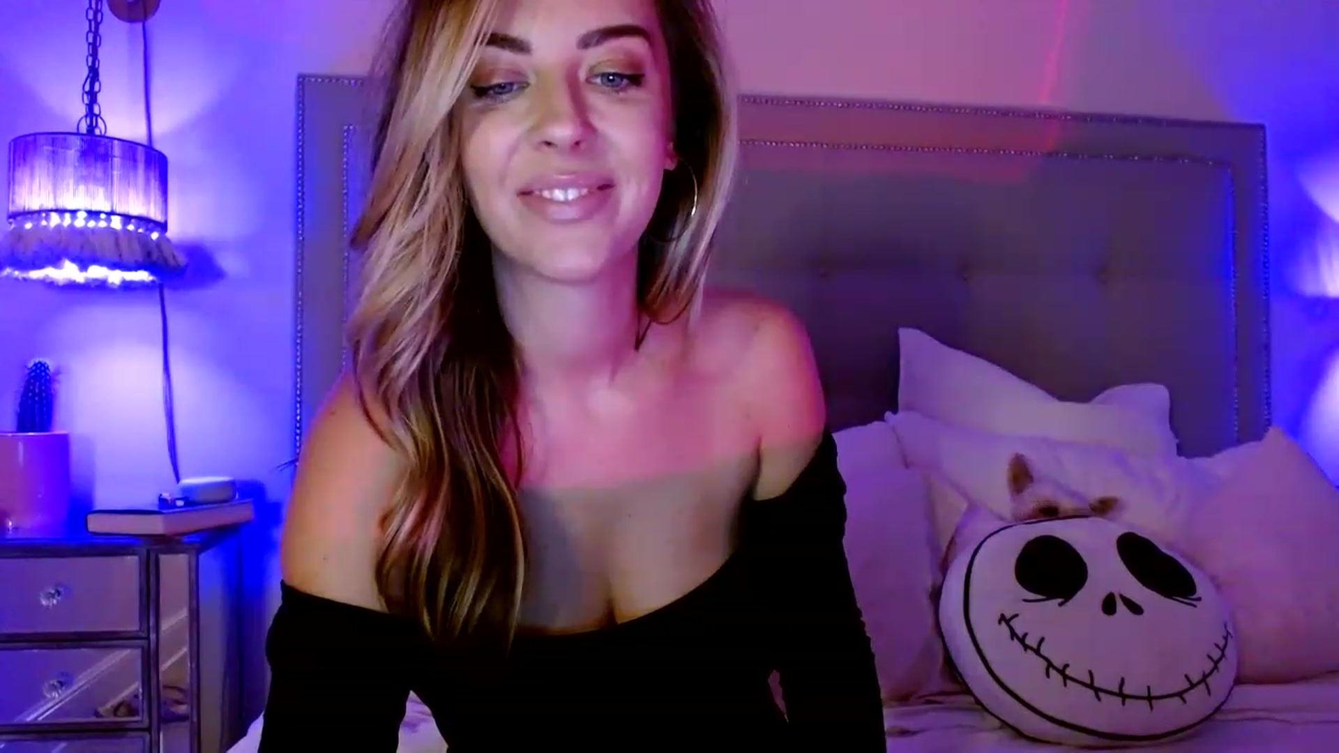 Gallery image thumbnail from DaniSendNudes's myfreecams stream on, 01/18/2023, 04:44 image 19 of 20