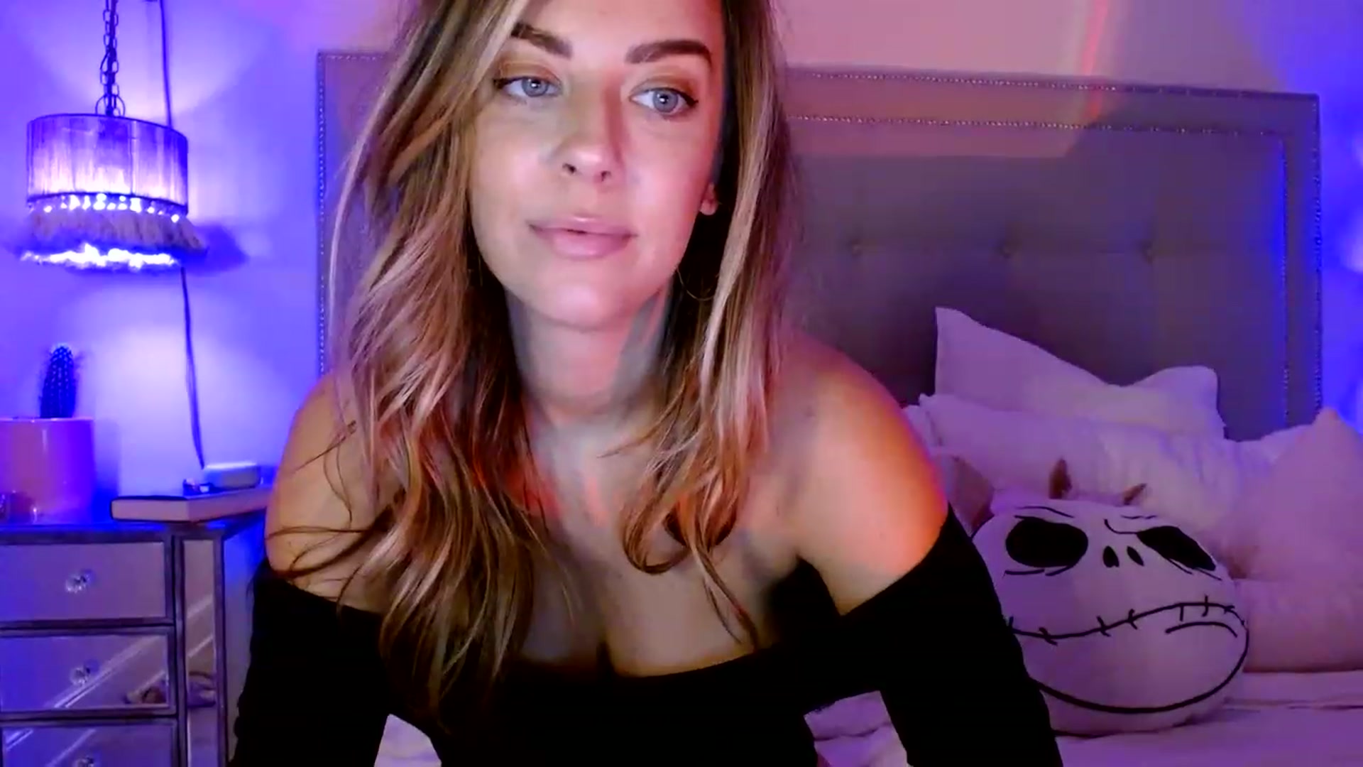 Gallery image thumbnail from DaniSendNudes's myfreecams stream on, 01/18/2023, 05:48 image 10 of 20