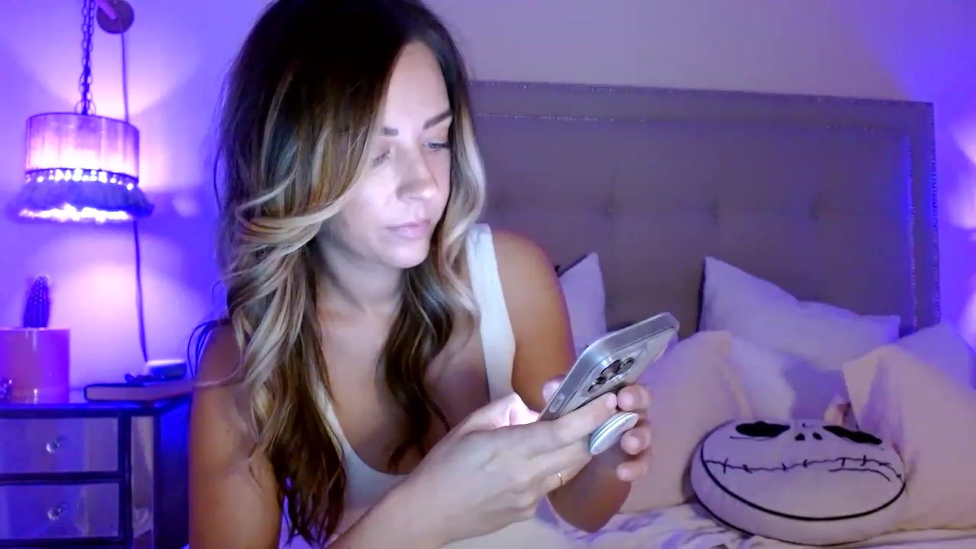 Gallery image thumbnail from DaniSendNudes's myfreecams stream on, 01/30/2023, 04:48 image 9 of 20