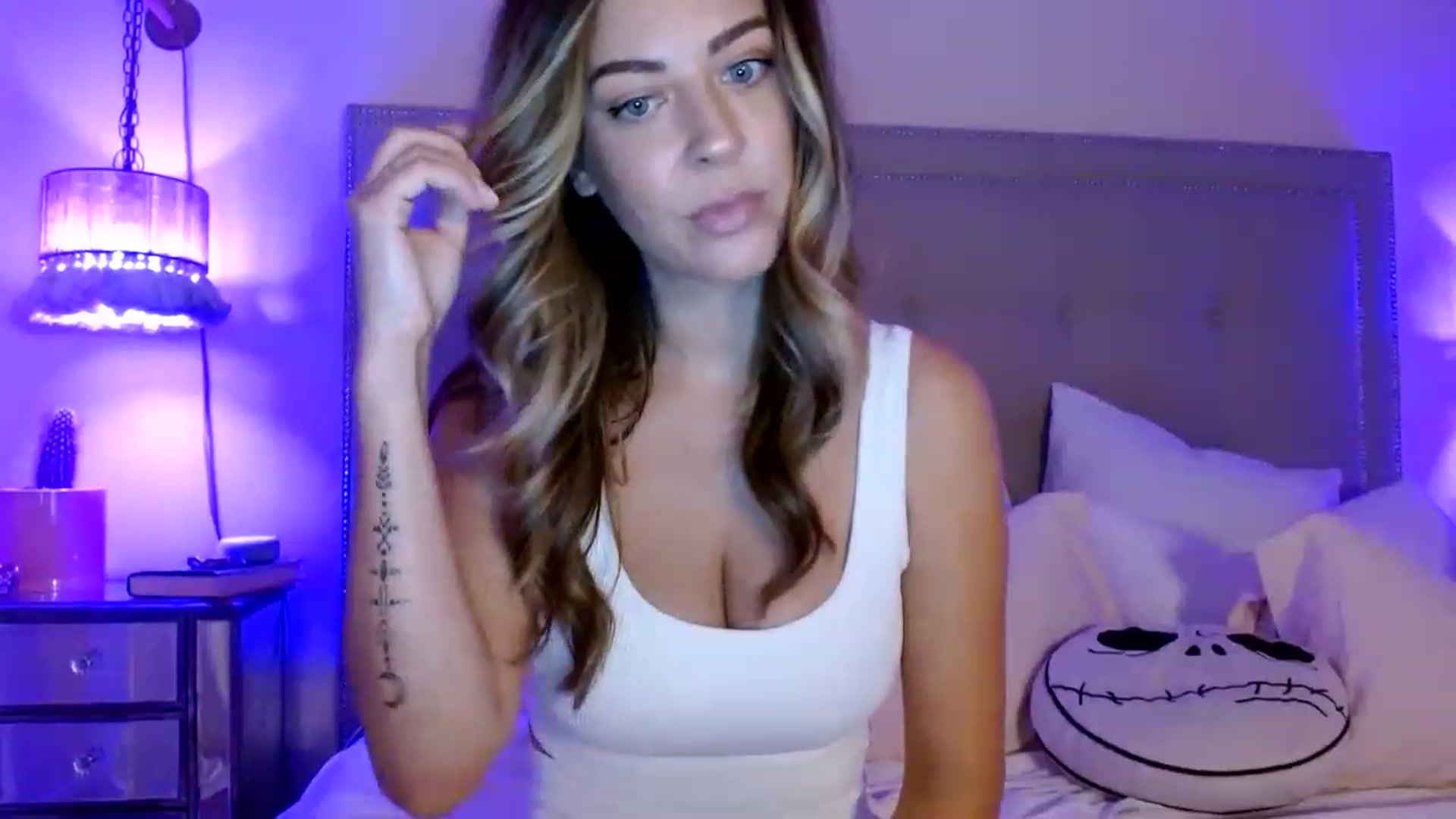Gallery image thumbnail from DaniSendNudes's myfreecams stream on, 01/30/2023, 04:48 image 14 of 20
