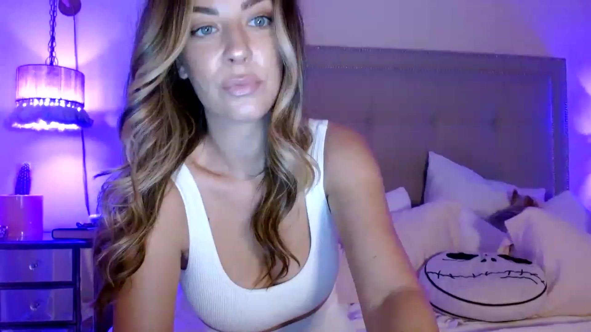 Gallery image thumbnail from DaniSendNudes's myfreecams stream on, 01/30/2023, 04:48 image 7 of 20