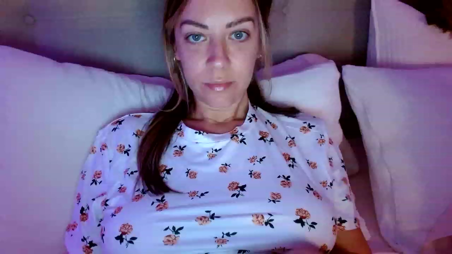Gallery image thumbnail from DaniSendNudes's myfreecams stream on, 02/07/2023, 06:21 image 6 of 20